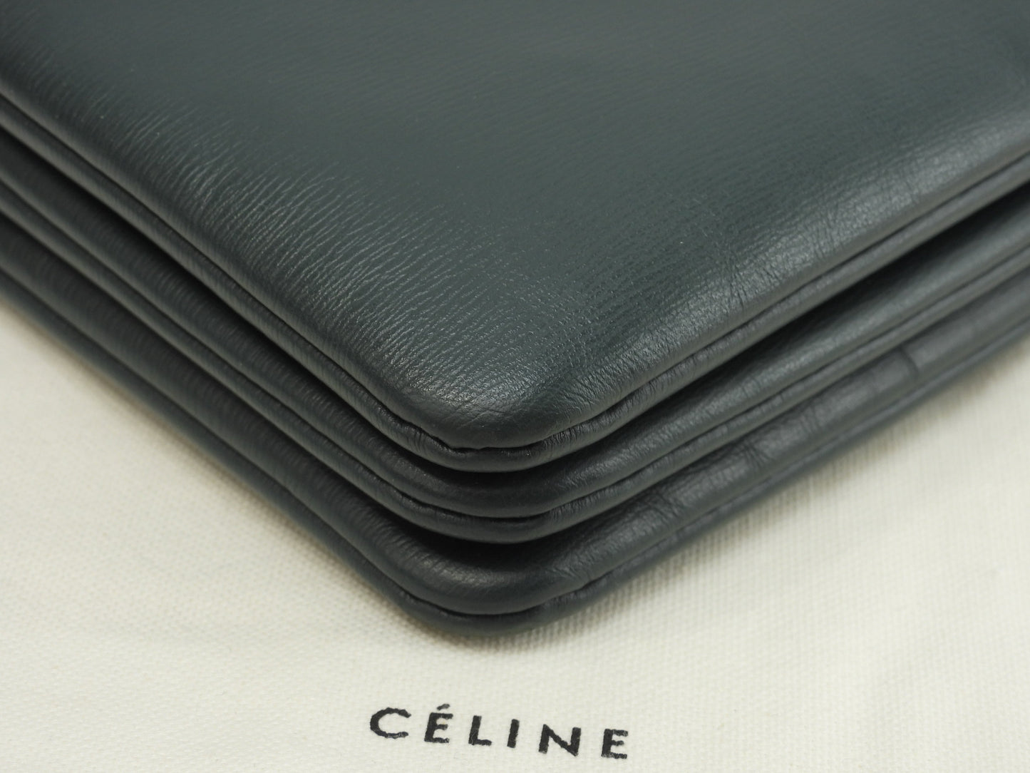 Celine Trio Small in pelle goffrata verde, pochette a tracolla @S-GA-4117