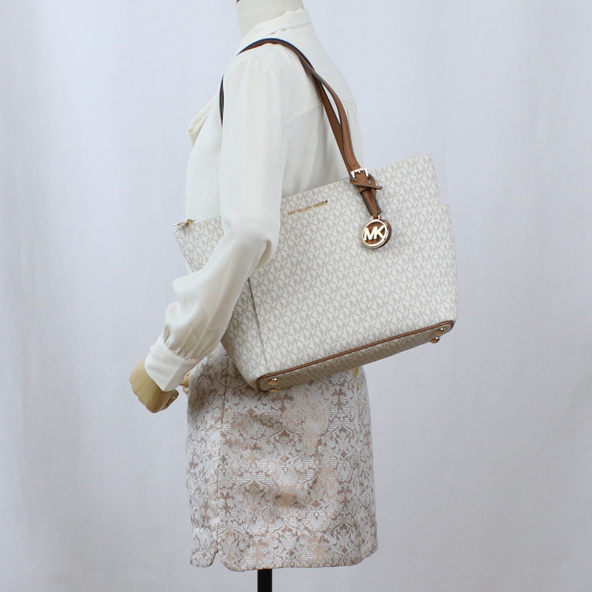 マイケル コース MICHAEL KORS JET SET ITEM ジェットセット アイテム トートバッグ　30S0GTTT1B　149　VANILLA/ACRN ホワイト系