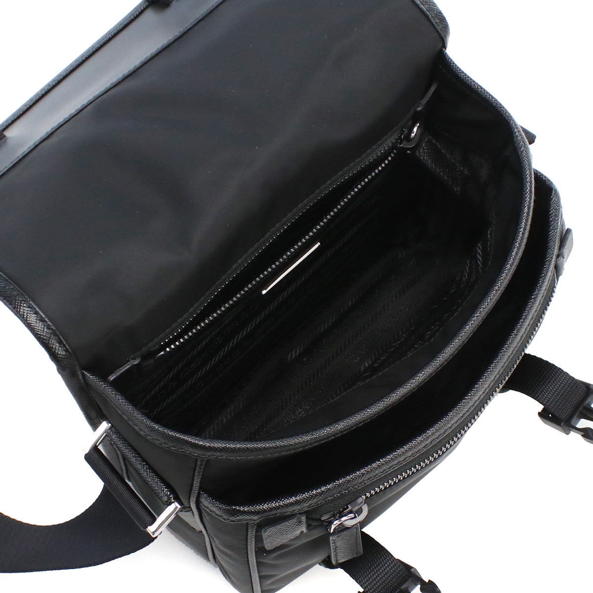 プラダ PRADA  斜め掛け ショルダーバッグ  リナイロン サフィアーノ トライアングルロゴ  メンズ ブランド2VD034　2DMH V XOP　F0002NERO ブラック　bag-01