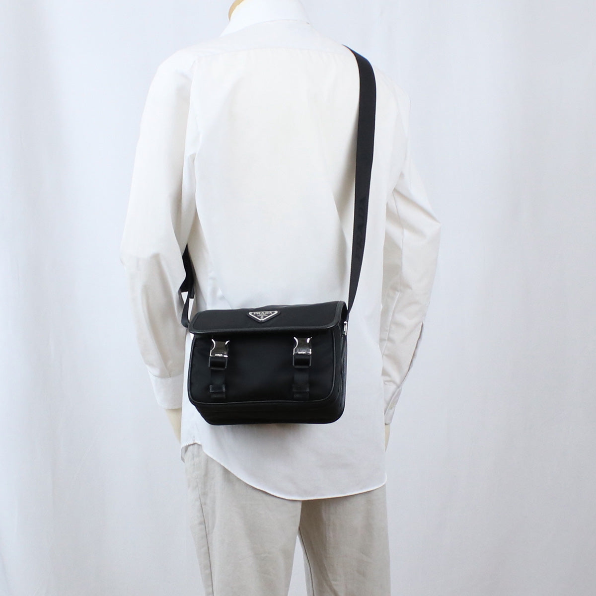 プラダ PRADA  斜め掛け ショルダーバッグ  リナイロン サフィアーノ トライアングルロゴ  メンズ ブランド2VD034　2DMH V XOP　F0002NERO ブラック　bag-01
