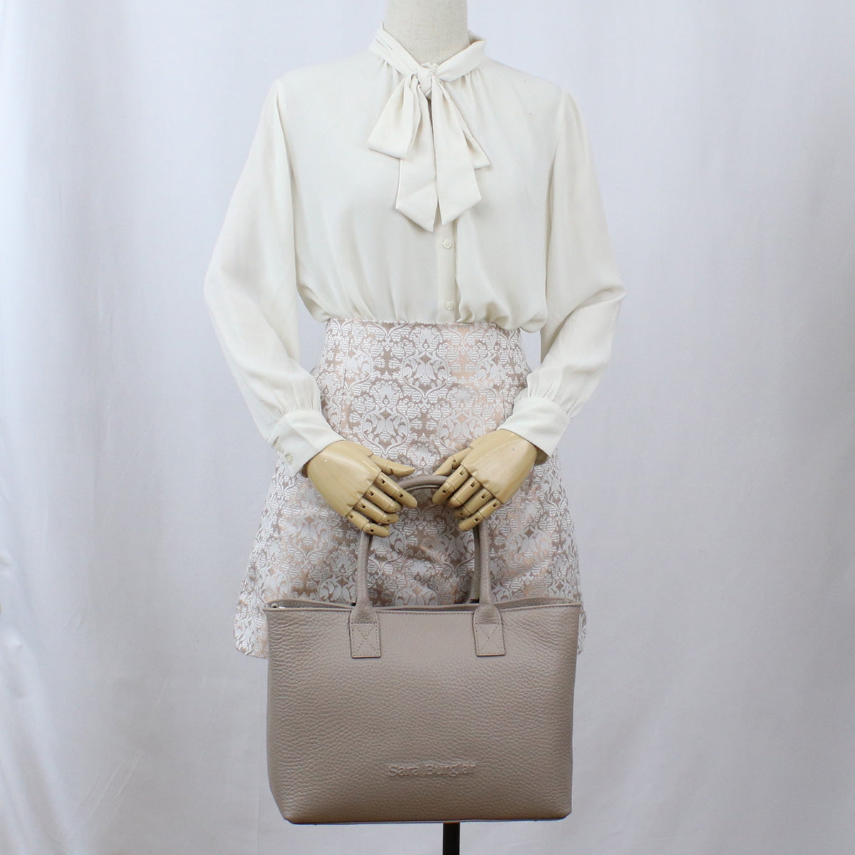サラバーグラー Sara Burglar  トートバッグ フォーマルバッグ ブランド　075　TAUPE グレー系　bag-01