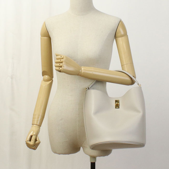 CELINE セリーヌ セミショルダー 19557 3CR4 02LS レディース ホワイト