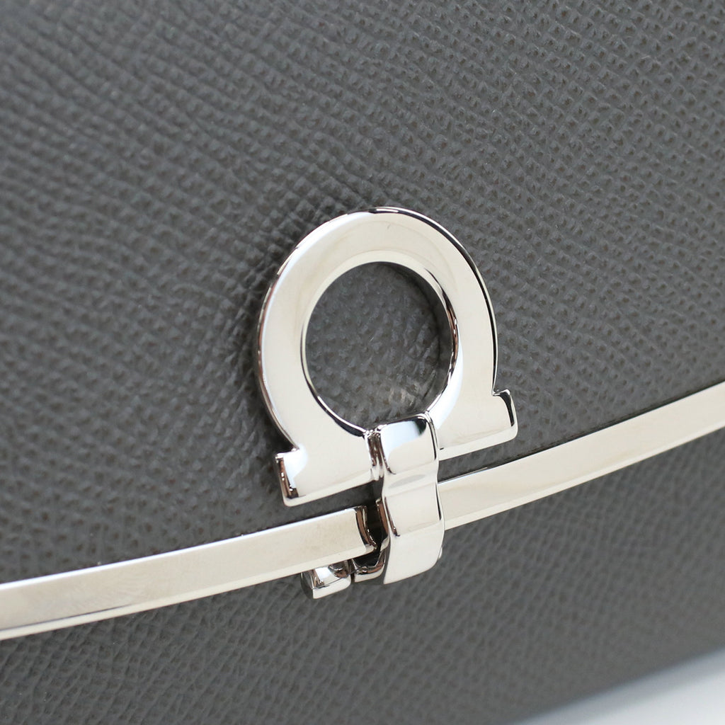 フェラガモ FERRAGAMO GANCINO CLIP 長財布ニ折小銭入付き　ブランド22-D150 0762989　DARK GREY　ガンチーノクリップグレー系　wallet-01
