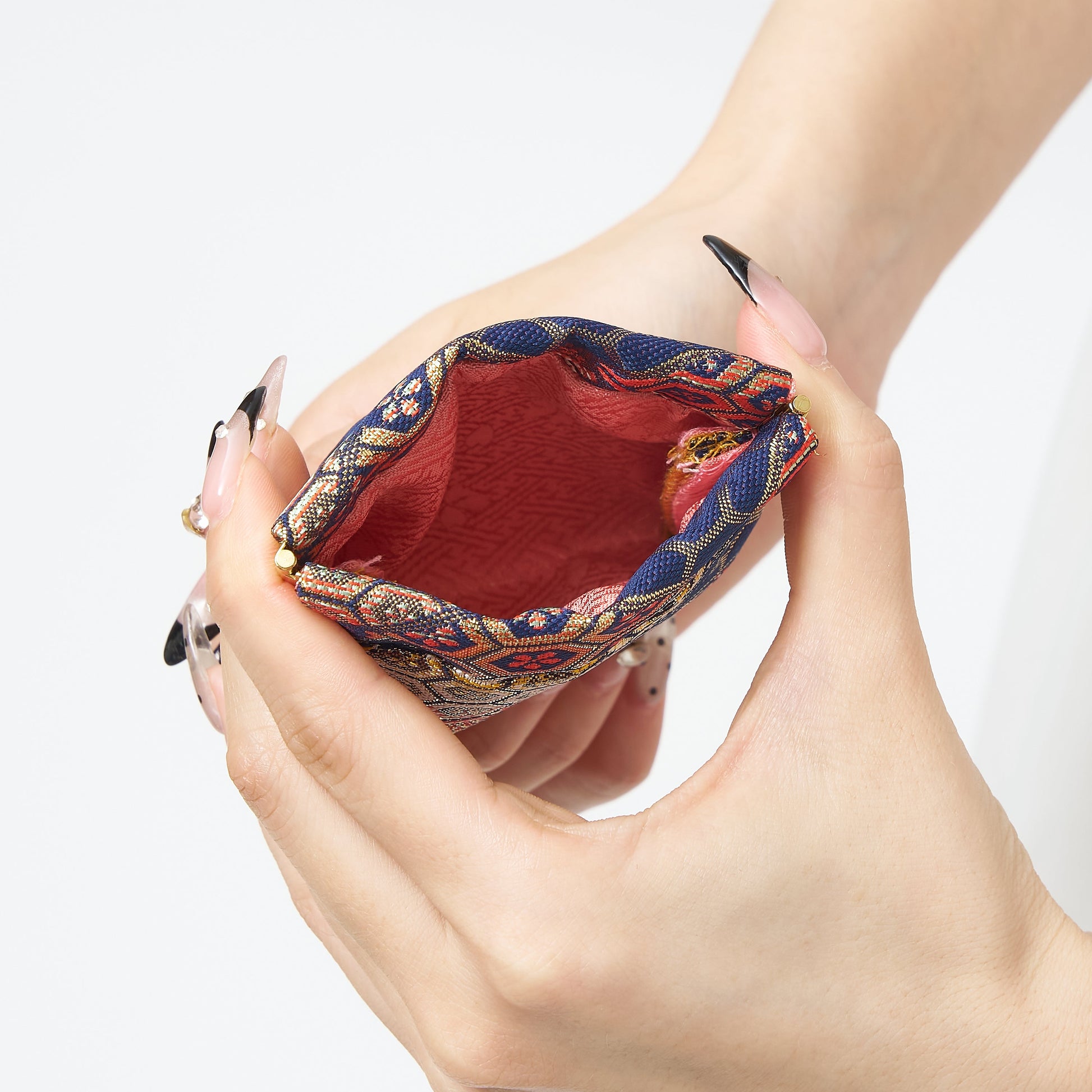 指先で開く『きらりポケット（S）』ヴィンテージ金襴 バネ口ポーチ / アクセサリー・薬入れ
