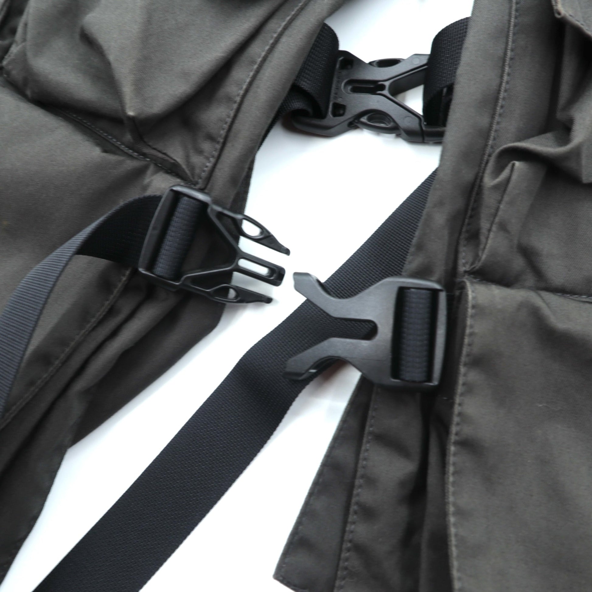 meanswhile ユーティリティベスト High Density Gabardine Split Vest FREE グレー MW-JKT21108 日本製