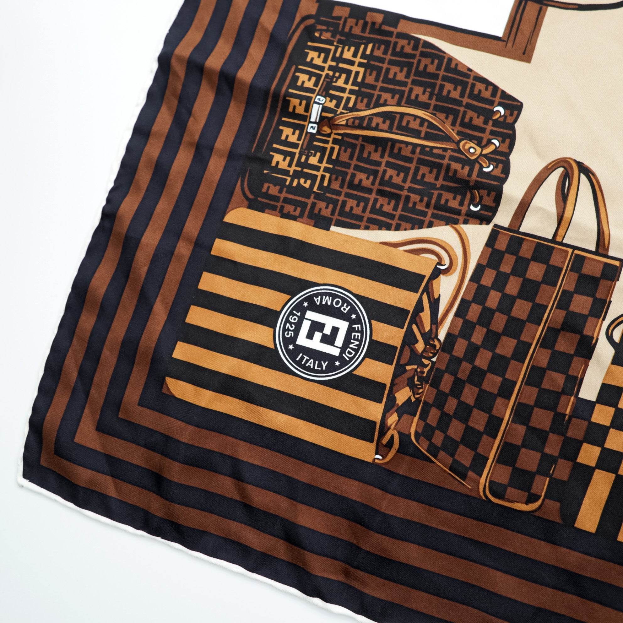 FENDI イタリア製 シルク スカーフ 総柄 バッグ ブラウン ズッカ柄