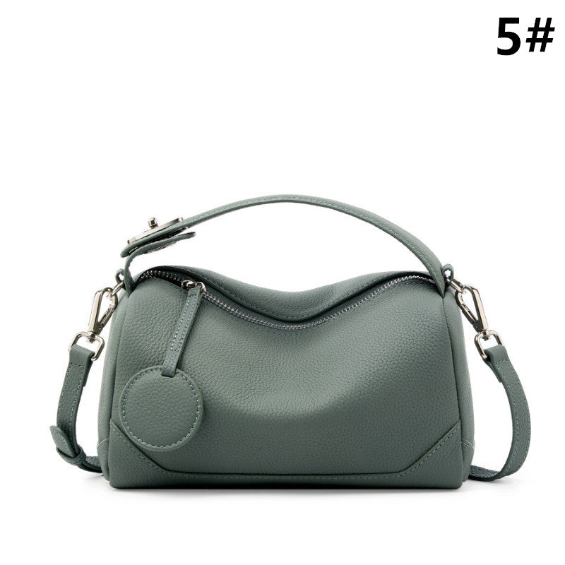 Nuovi modelli 2026. Borsa in vera pelle, tracolla, borsa a mano, a tracolla, a spalla. Elegante.