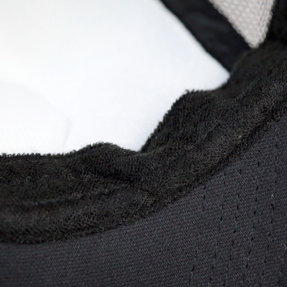 CAPPELLINO IN RETE CON LOGO A CERCHIO / NERO