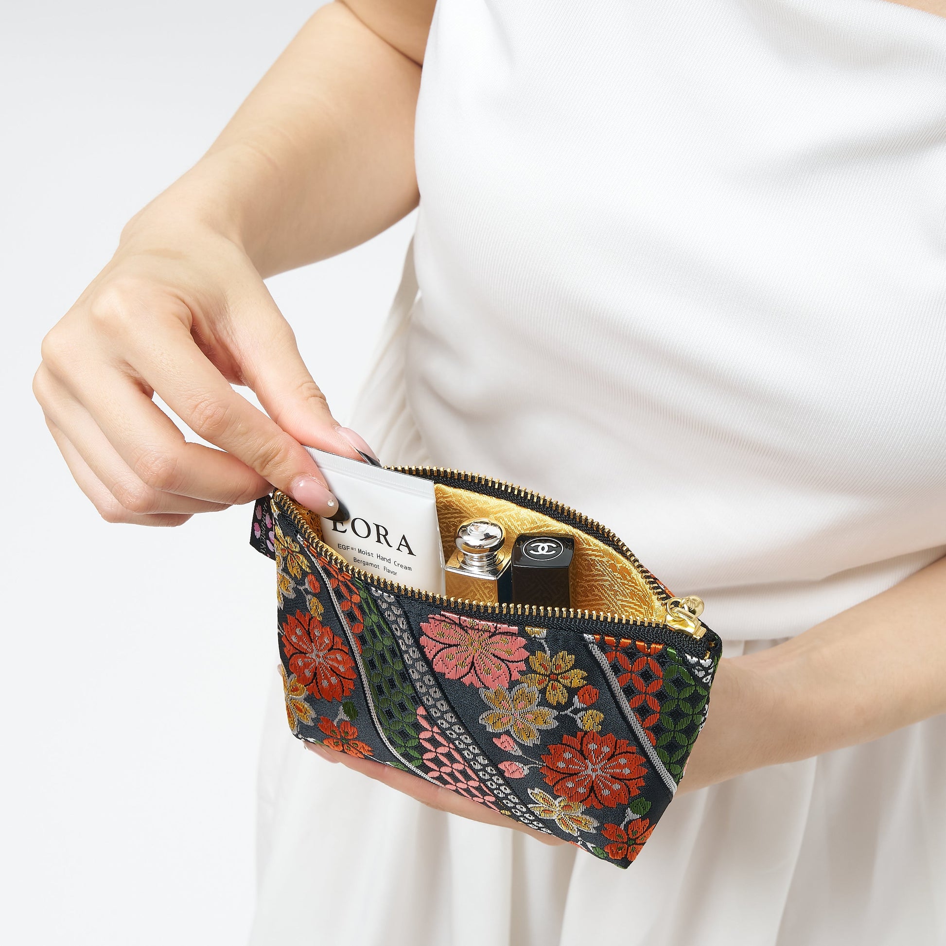 【バッグに美しく収まる黄金比】ヴィンテージ金襴 エッセンシャルポーチ M