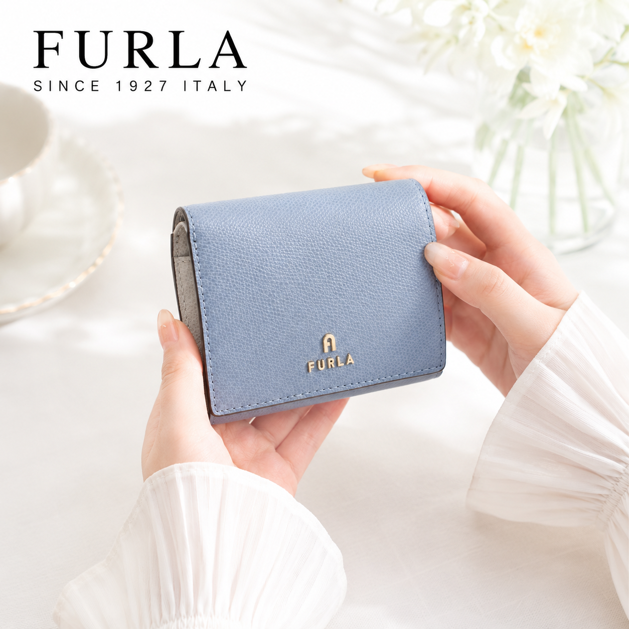 FURLA フルラ 二つ折り財布 小銭入付き カメリア WP00304 ARE000 4352S CAMELIA S レディース ブルー