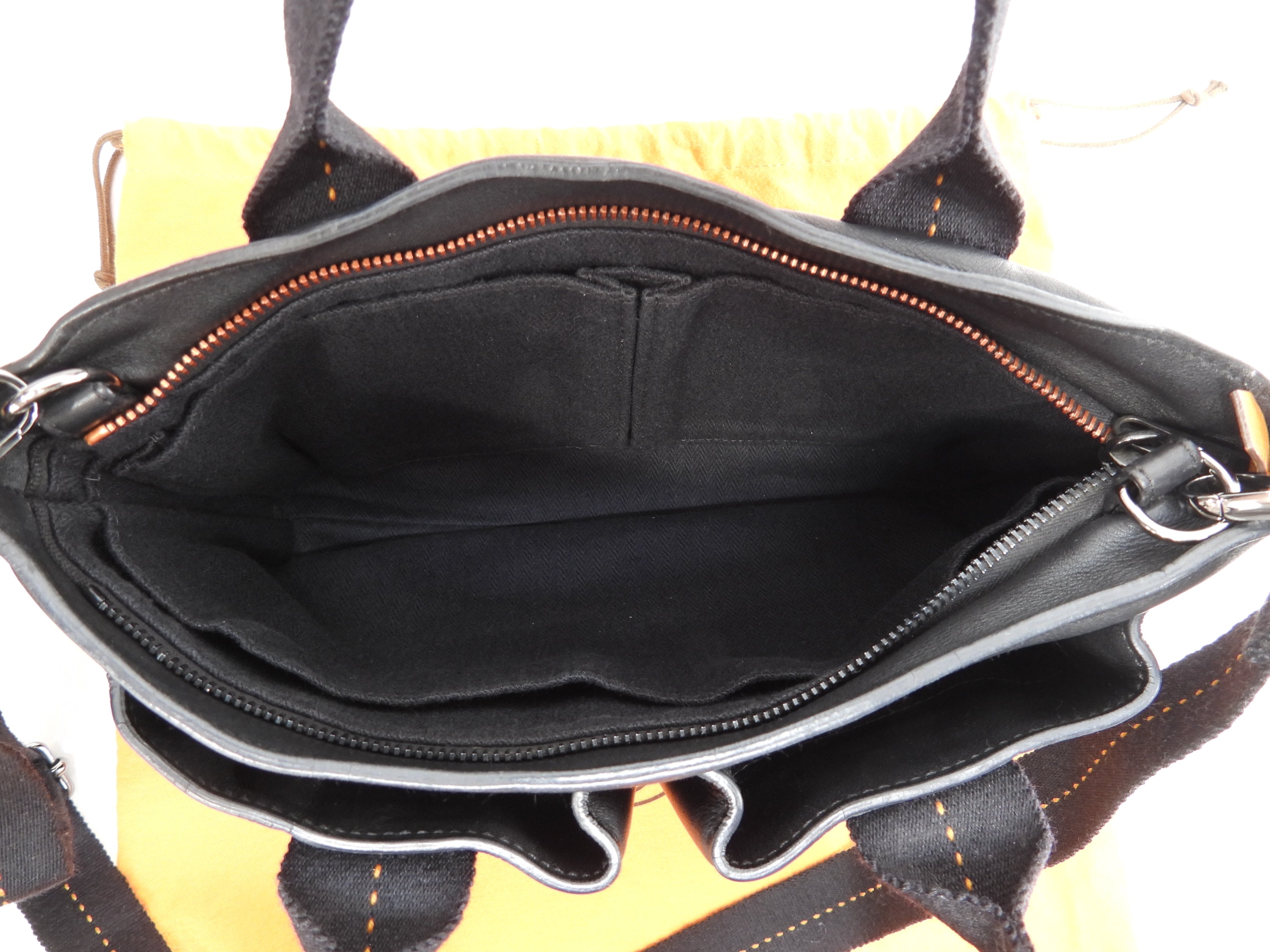 Hermès Caravan Horizontal PM in pelle nera, borsa a tracolla/borsa a mano @ 42