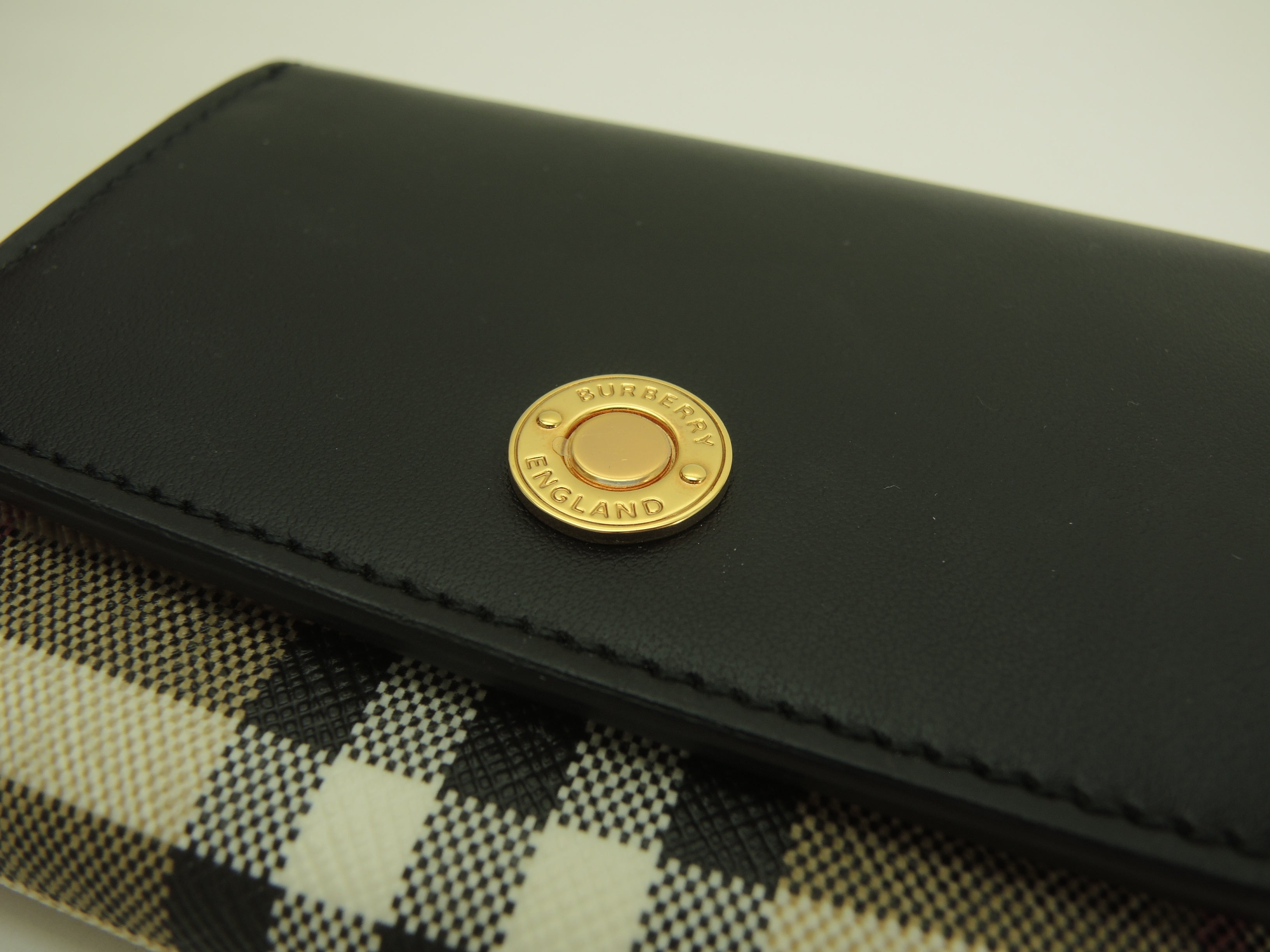 Burberry Portafoglio Compatto a Quadri in PVC/Pelle Portafoglio a 3 ante Piccolo Portafoglio Inutilizzato@MDICSSTU75CHI