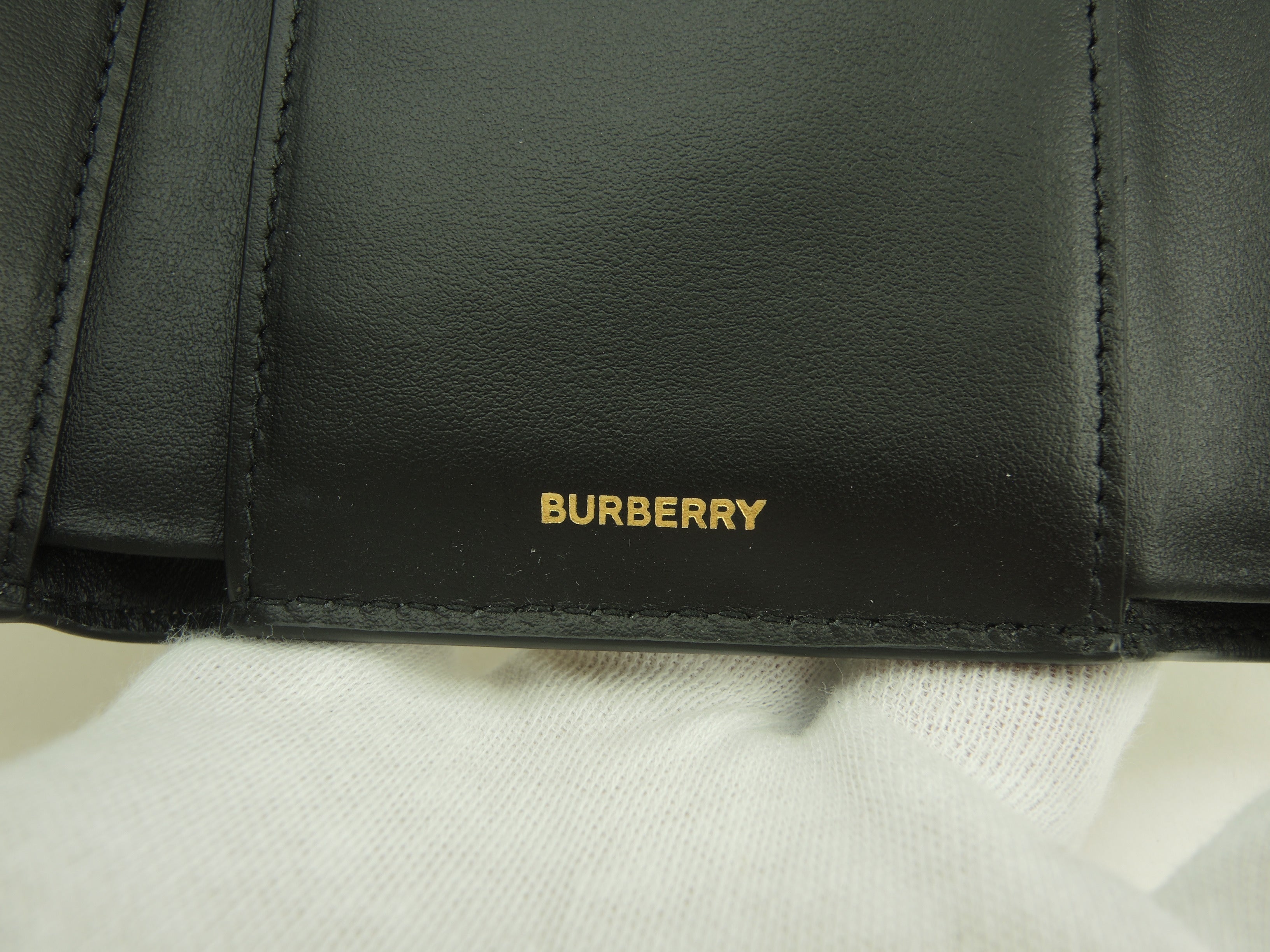 Burberry Portafoglio Compatto a Quadri in PVC/Pelle Portafoglio a 3 ante Piccolo Portafoglio Inutilizzato@MDICSSTU75CHI