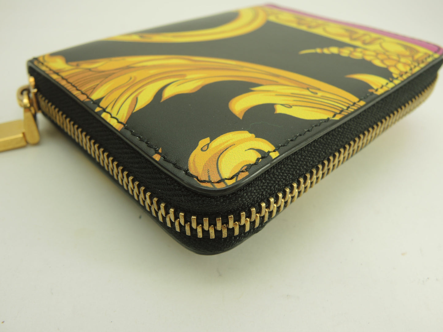 Versace Portafoglio compatto con zip Medusa in pelle nera e gialla, portafoglio a due ante, barocco, ottime condizioni @ 5