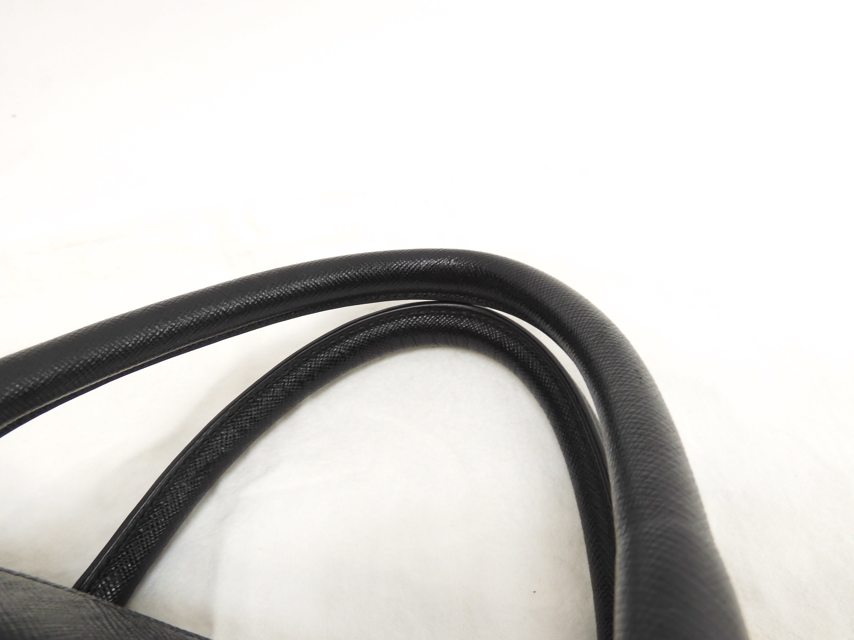 Valigetta Prada con astuccio staccabile in pelle Saffiano nera, portadocumenti@164