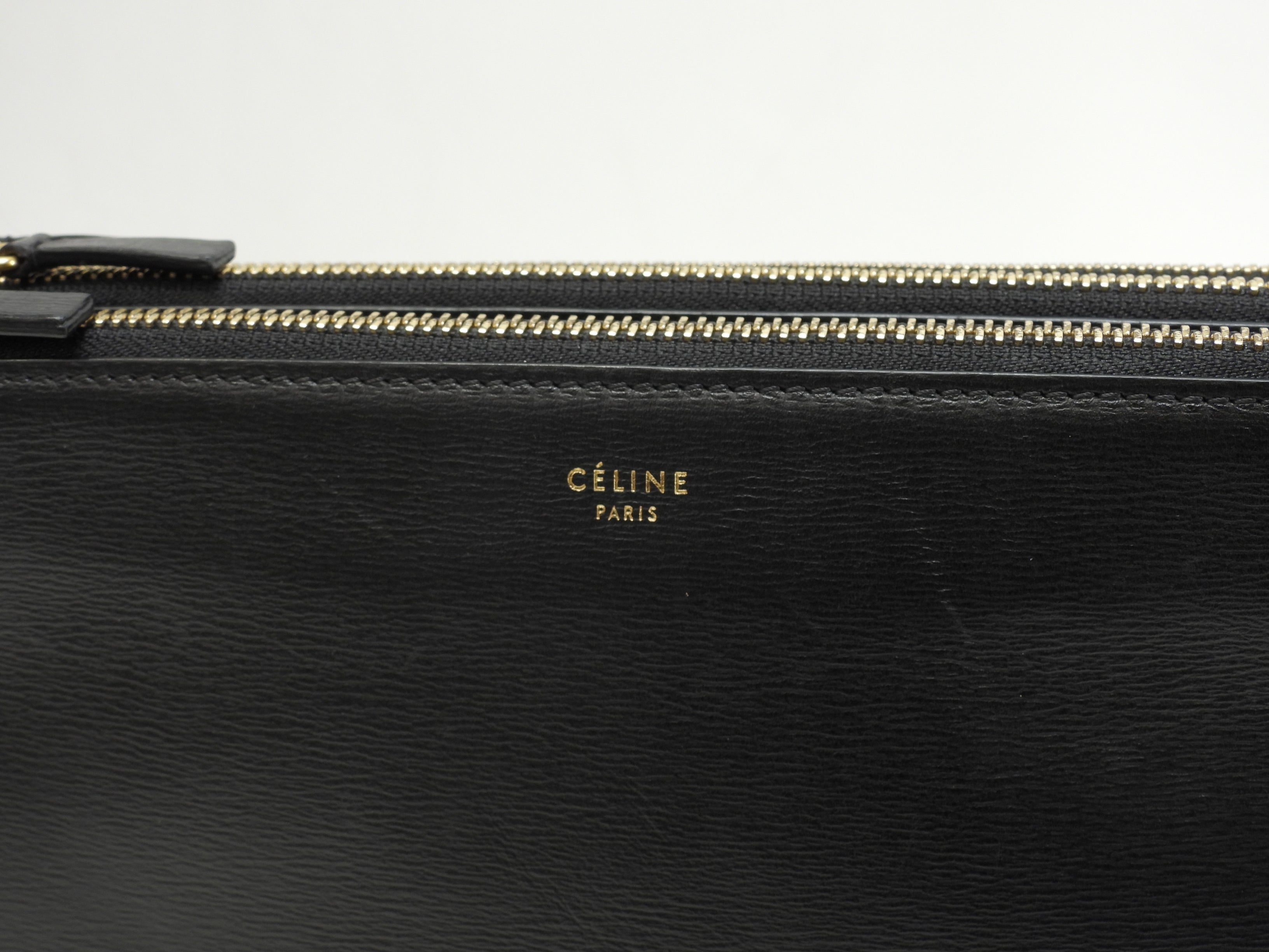 Celine Trio Large in pelle martellata nera con hardware dorato, borsa a tracolla, pochette, condizioni eccellenti@W-GA-3117