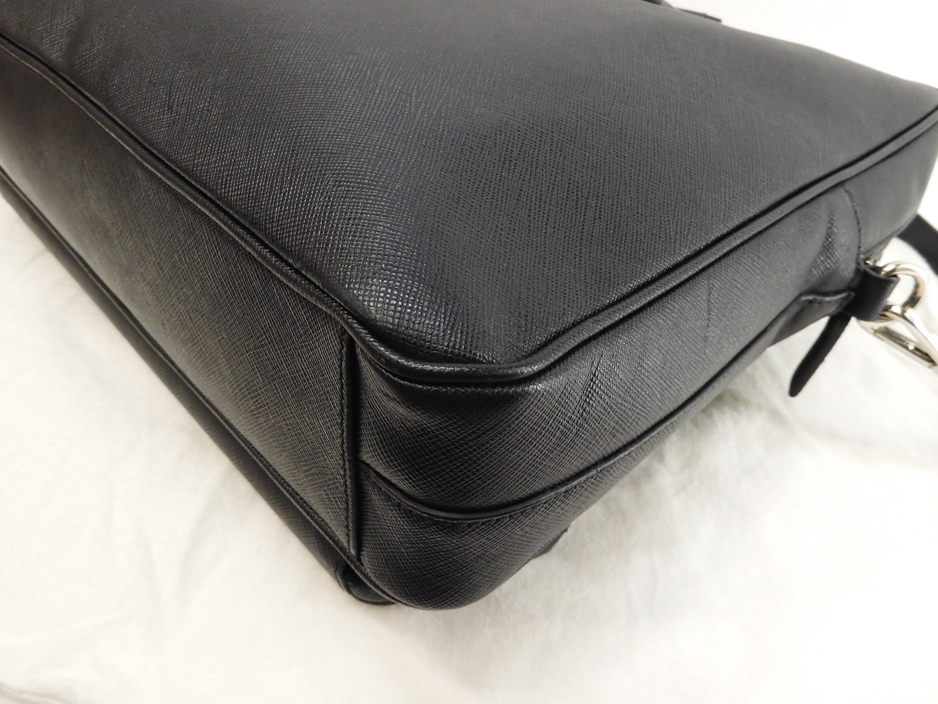 Valigetta Prada con astuccio staccabile in pelle Saffiano nera, portadocumenti@164