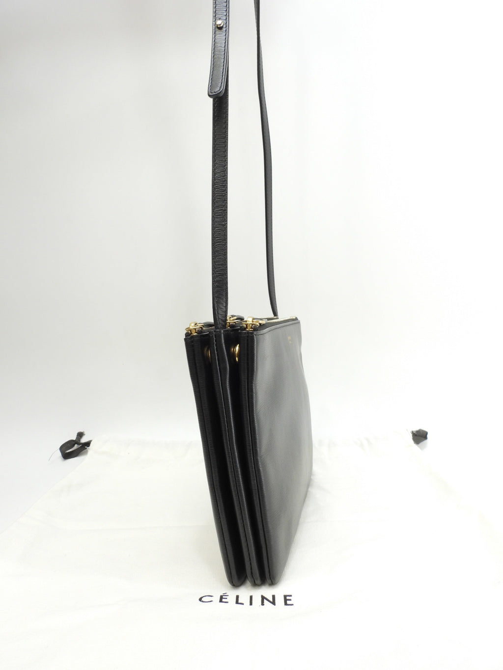 Celine Trio Large in pelle martellata nera con hardware dorato, borsa a tracolla, pochette, condizioni eccellenti@W-GA-3117