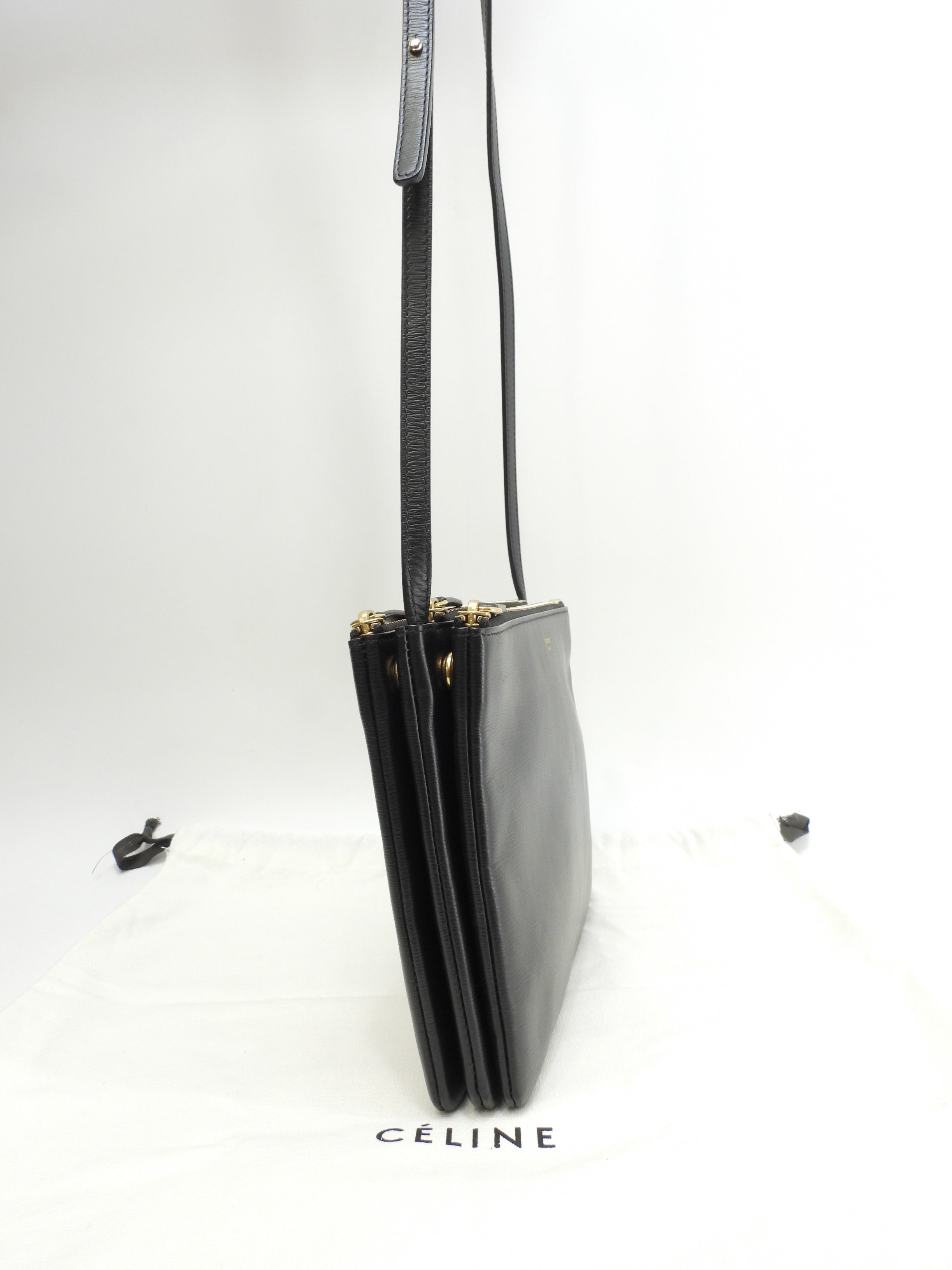 Celine Trio Large in pelle martellata nera con hardware dorato, borsa a tracolla, pochette, condizioni eccellenti@W-GA-3117