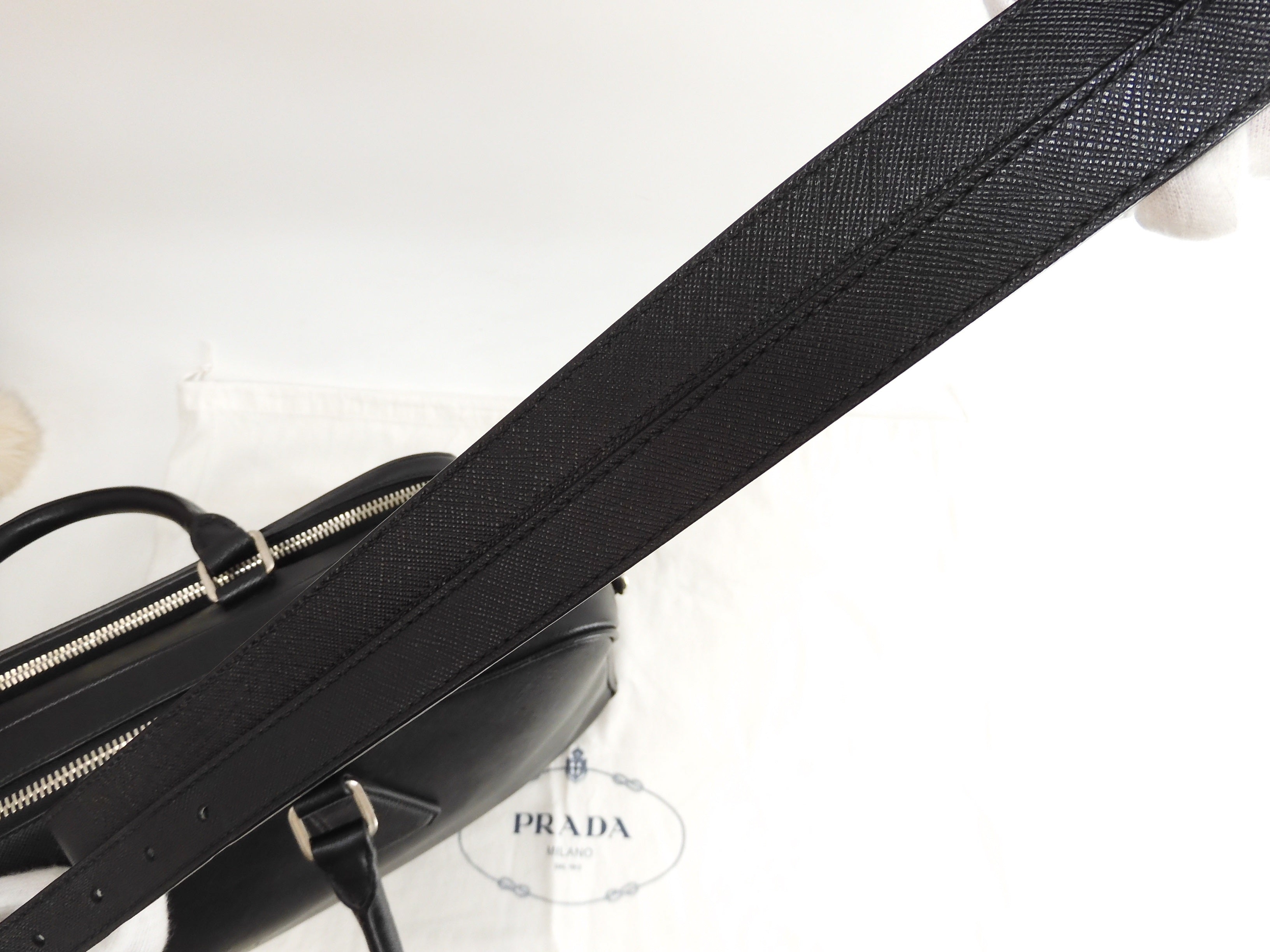 Valigetta Prada con astuccio staccabile in pelle Saffiano nera, portadocumenti@164