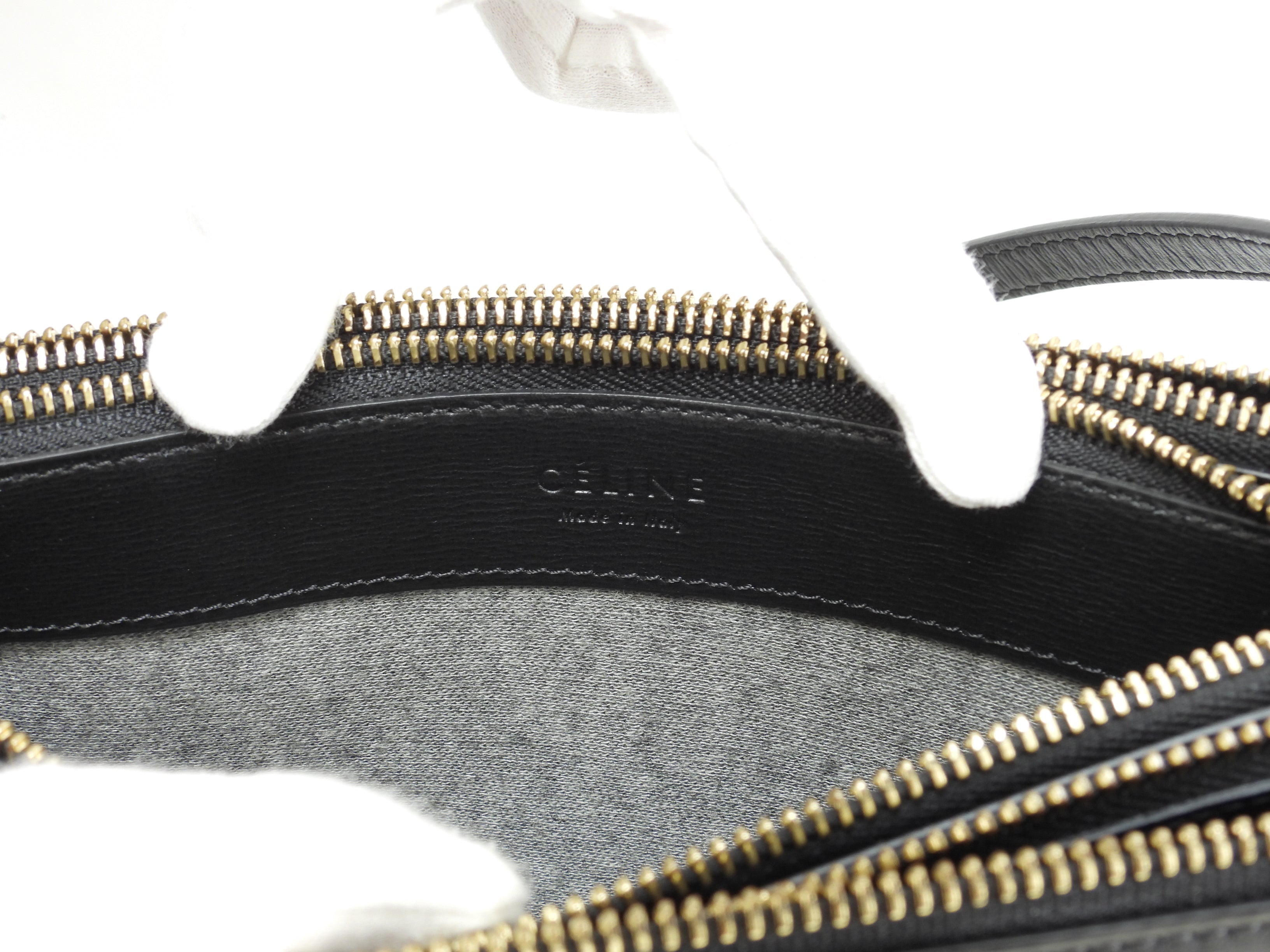 Celine Trio Large in pelle martellata nera con hardware dorato, borsa a tracolla, pochette, condizioni eccellenti@W-GA-3117