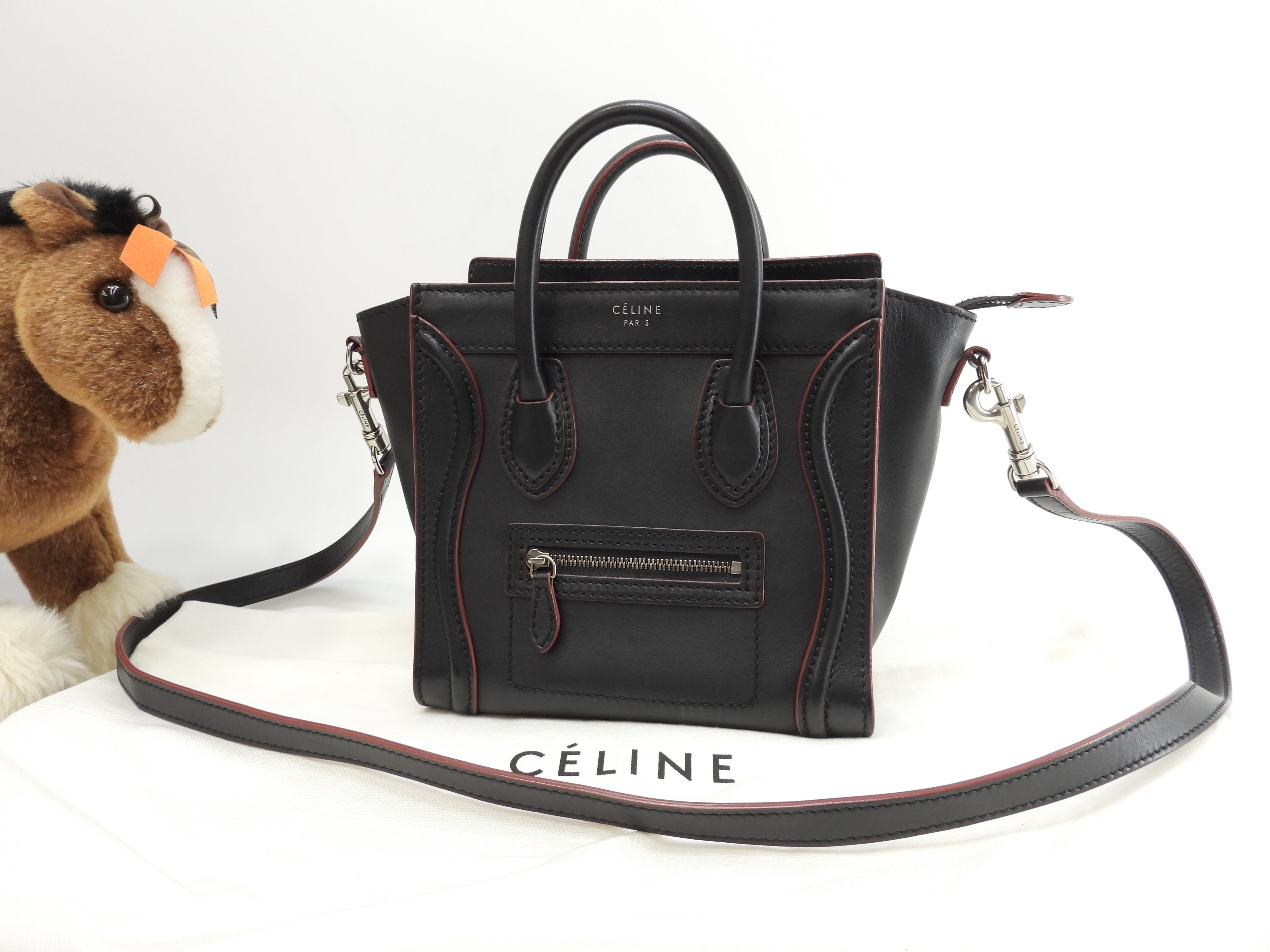 Celine Luggage Nano in pelle liscia, nero bordeaux, pochette, mini borsa a mano, ottime condizioni @W-ZP-0172