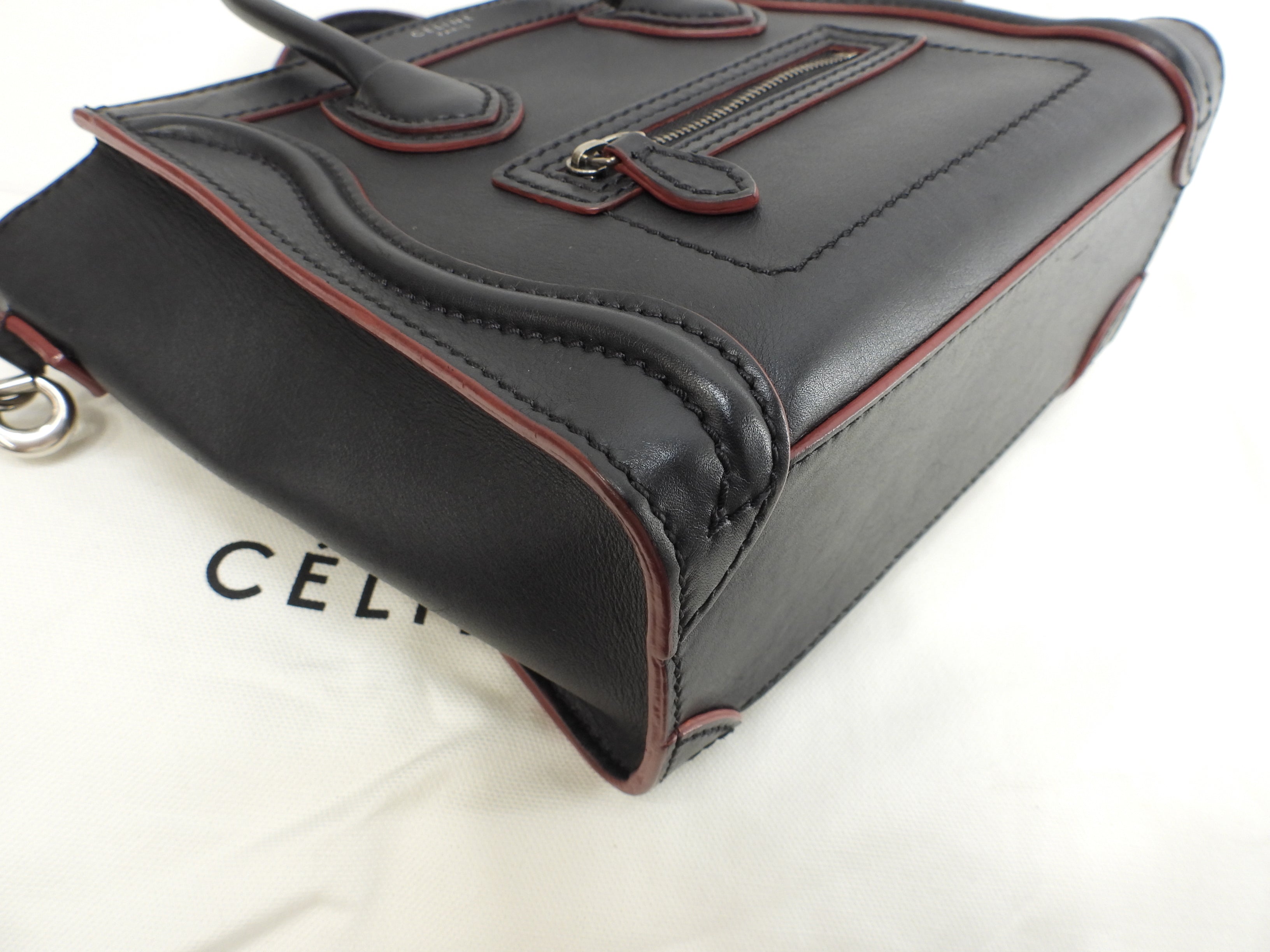 Celine Luggage Nano in pelle liscia, nero bordeaux, pochette, mini borsa a mano, ottime condizioni @W-ZP-0172