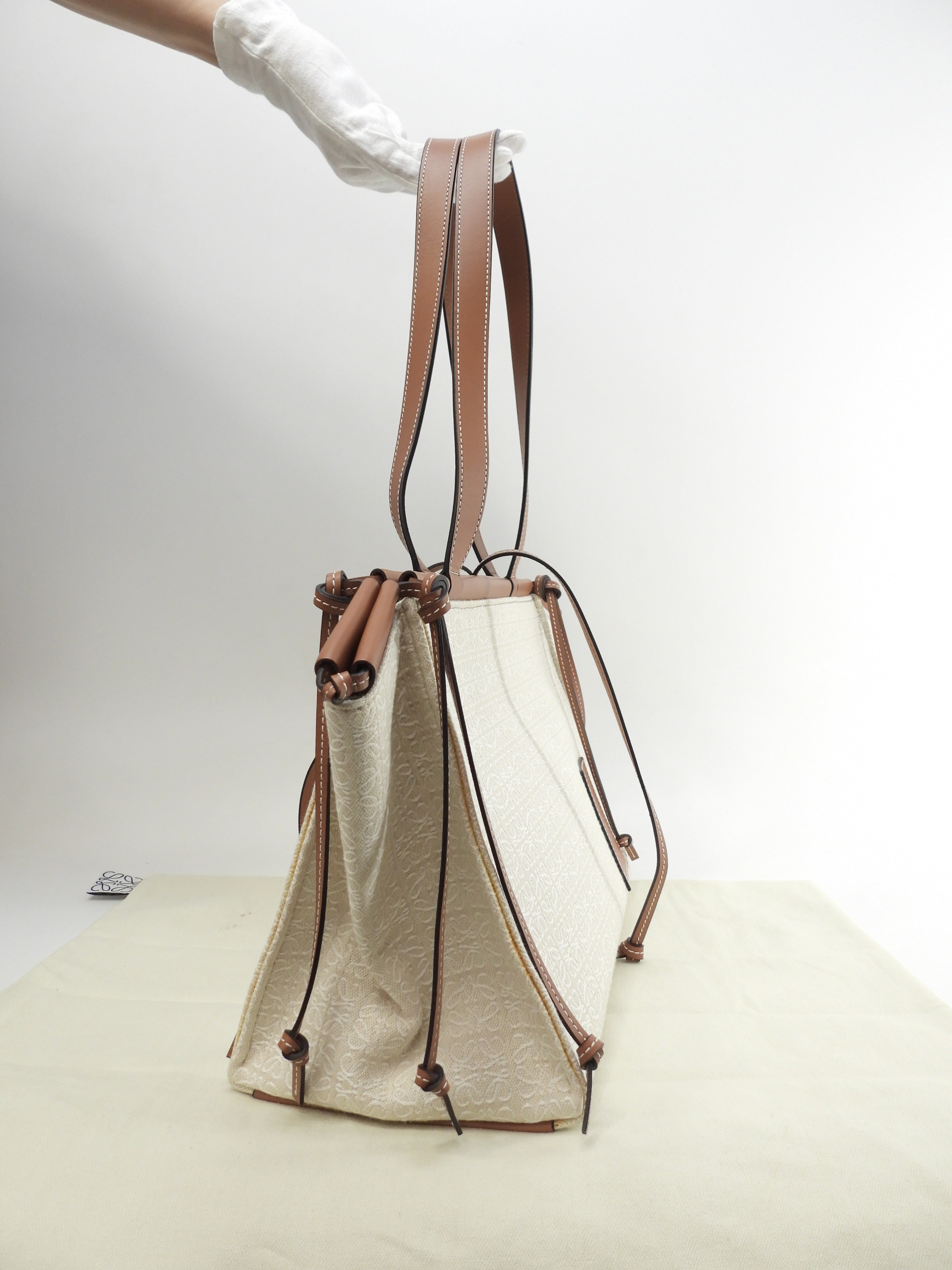 Borsa tote piccola Loewe Cushion in jacquard bianco e marrone, tracolla, condizioni eccellenti@272010 2