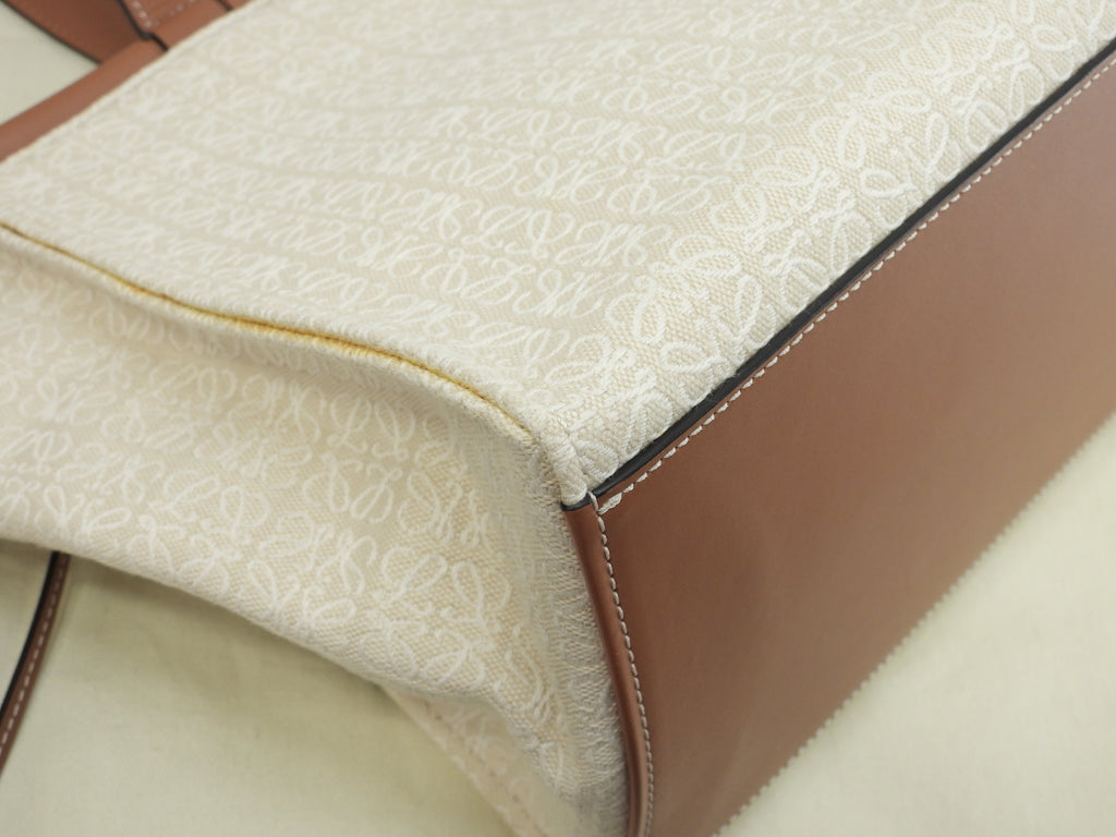 Borsa tote piccola Loewe Cushion in jacquard bianco e marrone, tracolla, condizioni eccellenti@272010 2
