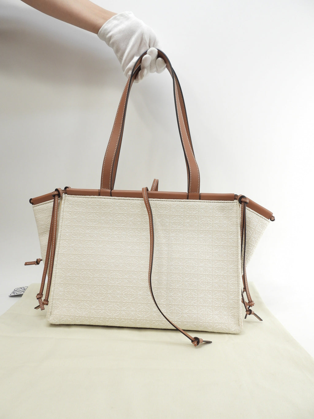 Borsa tote piccola Loewe Cushion in jacquard bianco e marrone, tracolla, condizioni eccellenti@272010 2