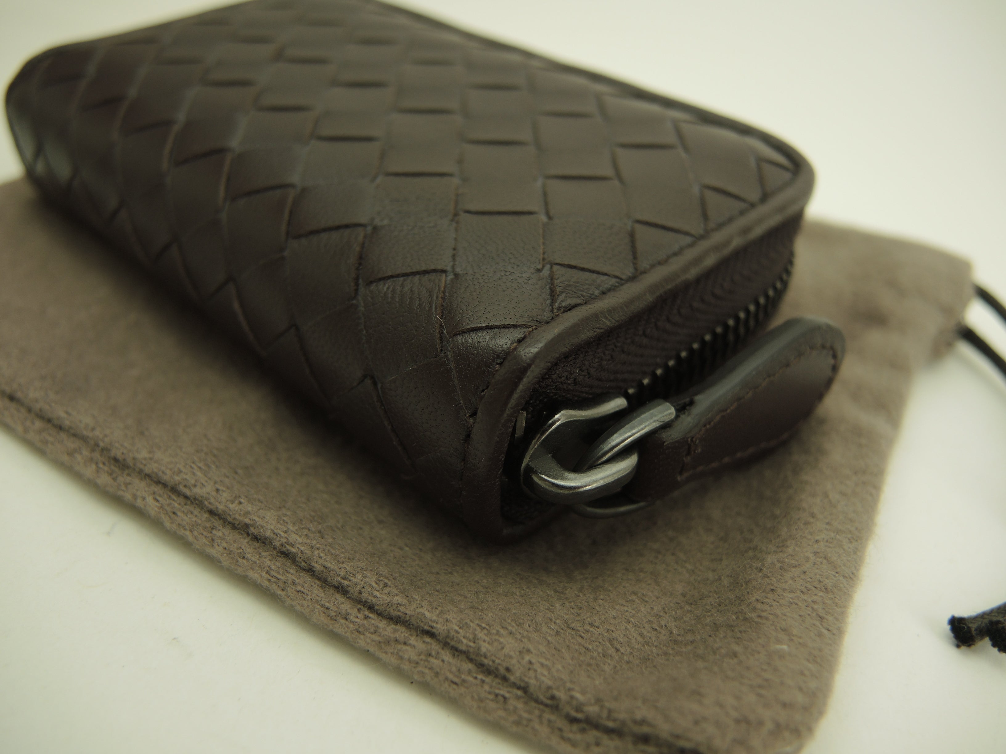 Bottega Veneta - Portamonete rotondo con cerniera in pelle Intrecciato marrone, mai usato @B00501795V