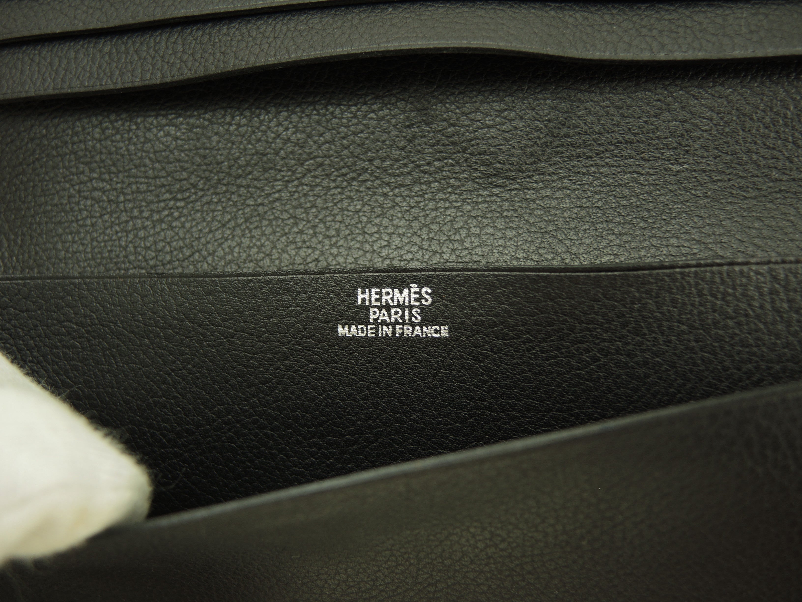 Hermès MC2 Fleming Portafoglio lungo bifold con scomparti, in pelle Vache Chamonix nera @□R