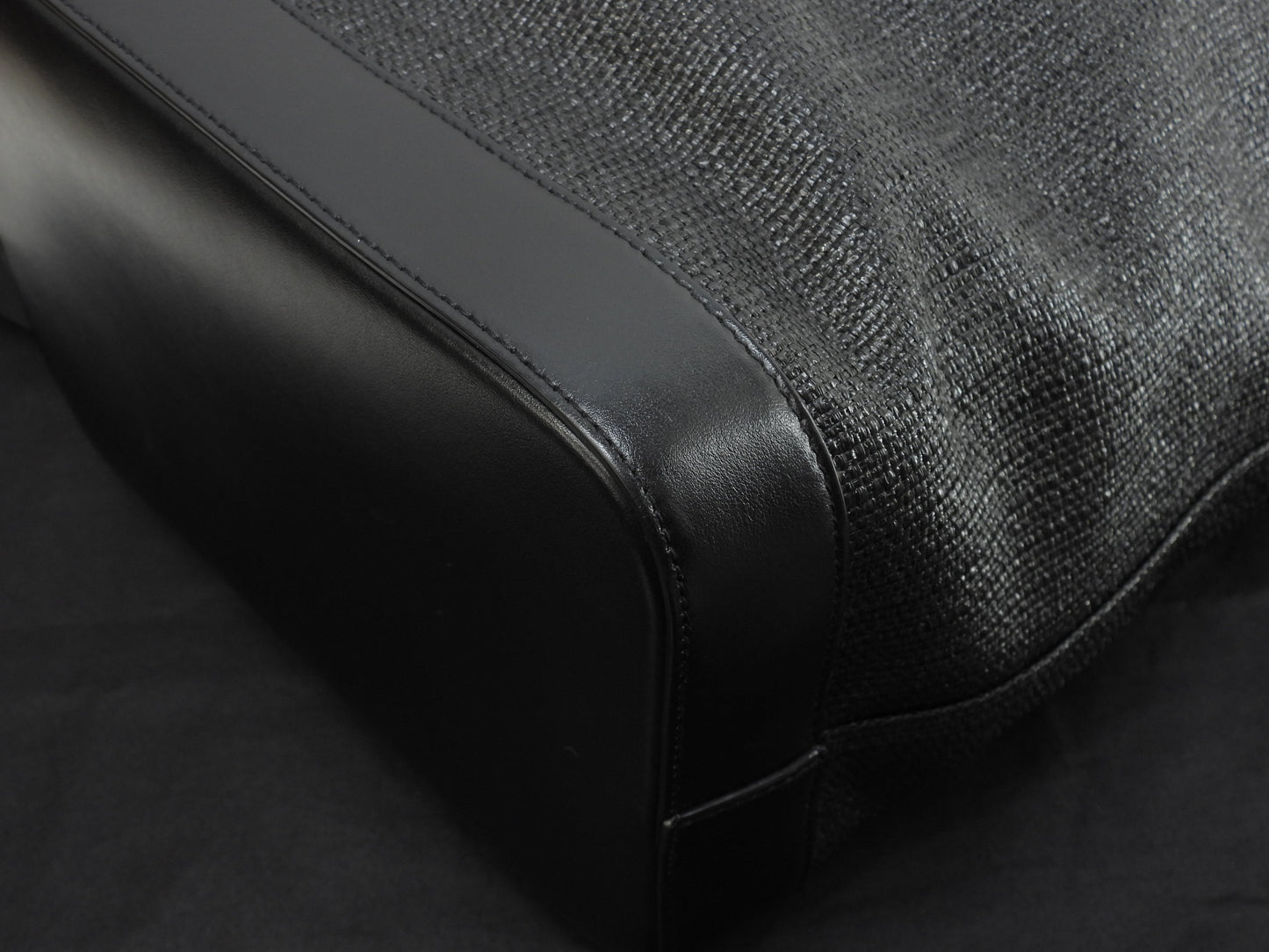 Saint Laurent Borsa Tote Teddy YSL Nera con Pochette Interna a Sacchetto Tracolla @ 2