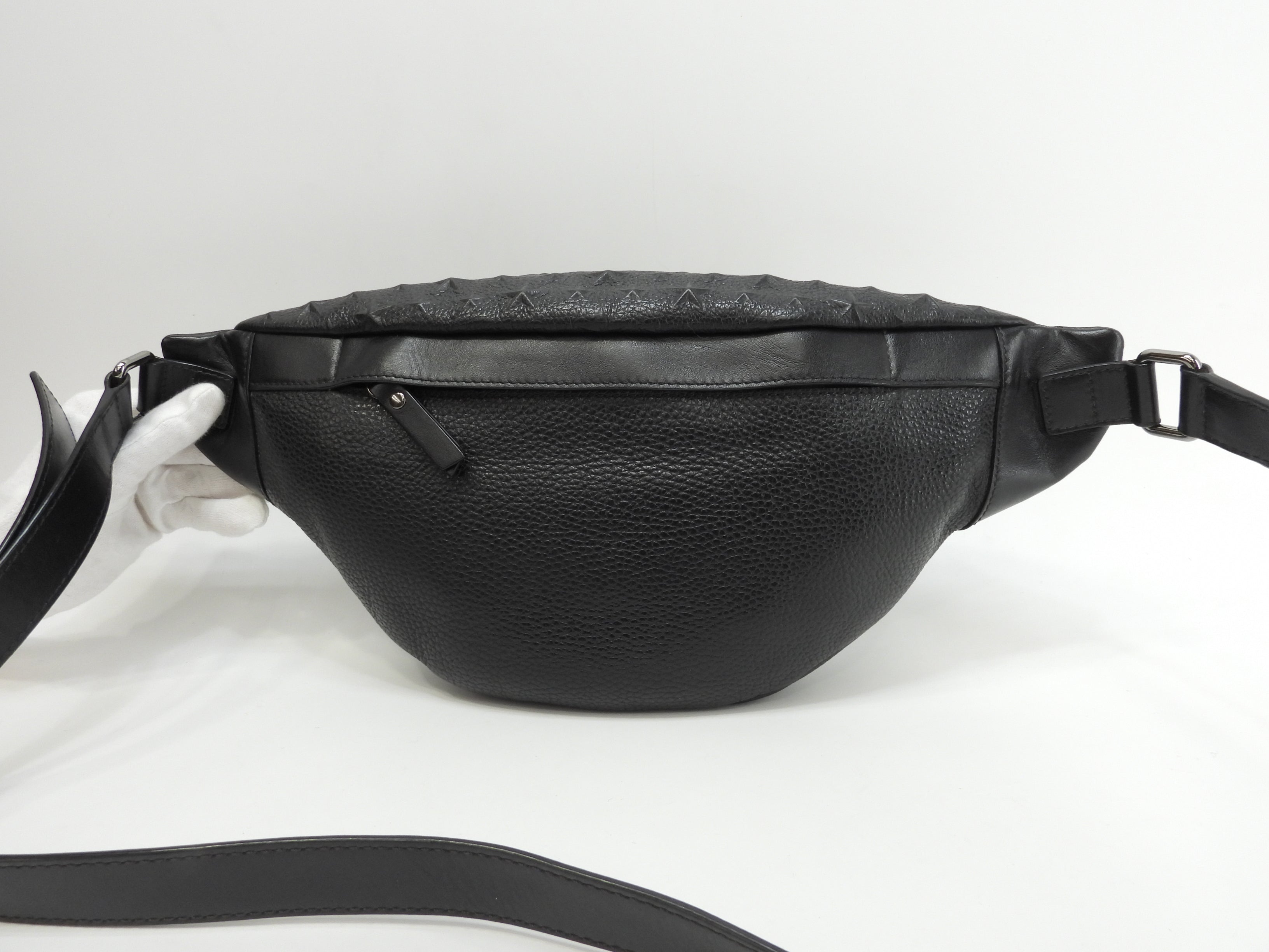 Jimmy Choo DERRY borsa a marsupio in pelle nera goffrata a stelle, ottime condizioni @THRGV9