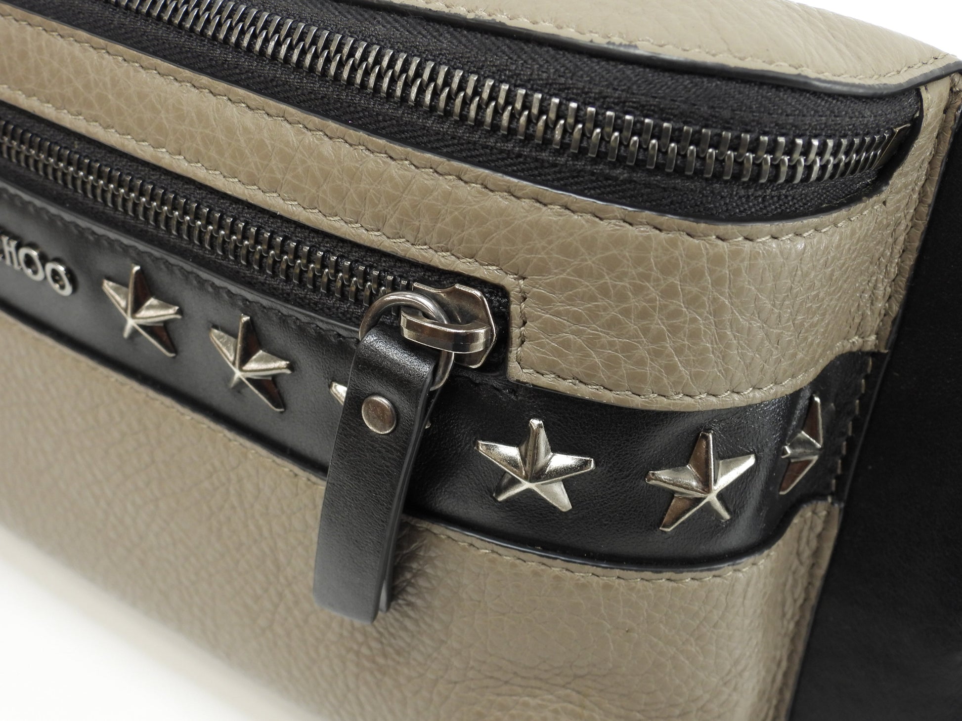 Jimmy Choo Oscar, borse a tracolla, borse a tracolla, borse a tracolla, borse a tracolla, borse a tracolla, in pelle grigio/nero con borchie a stella, in ottime condizioni @FQLTV4