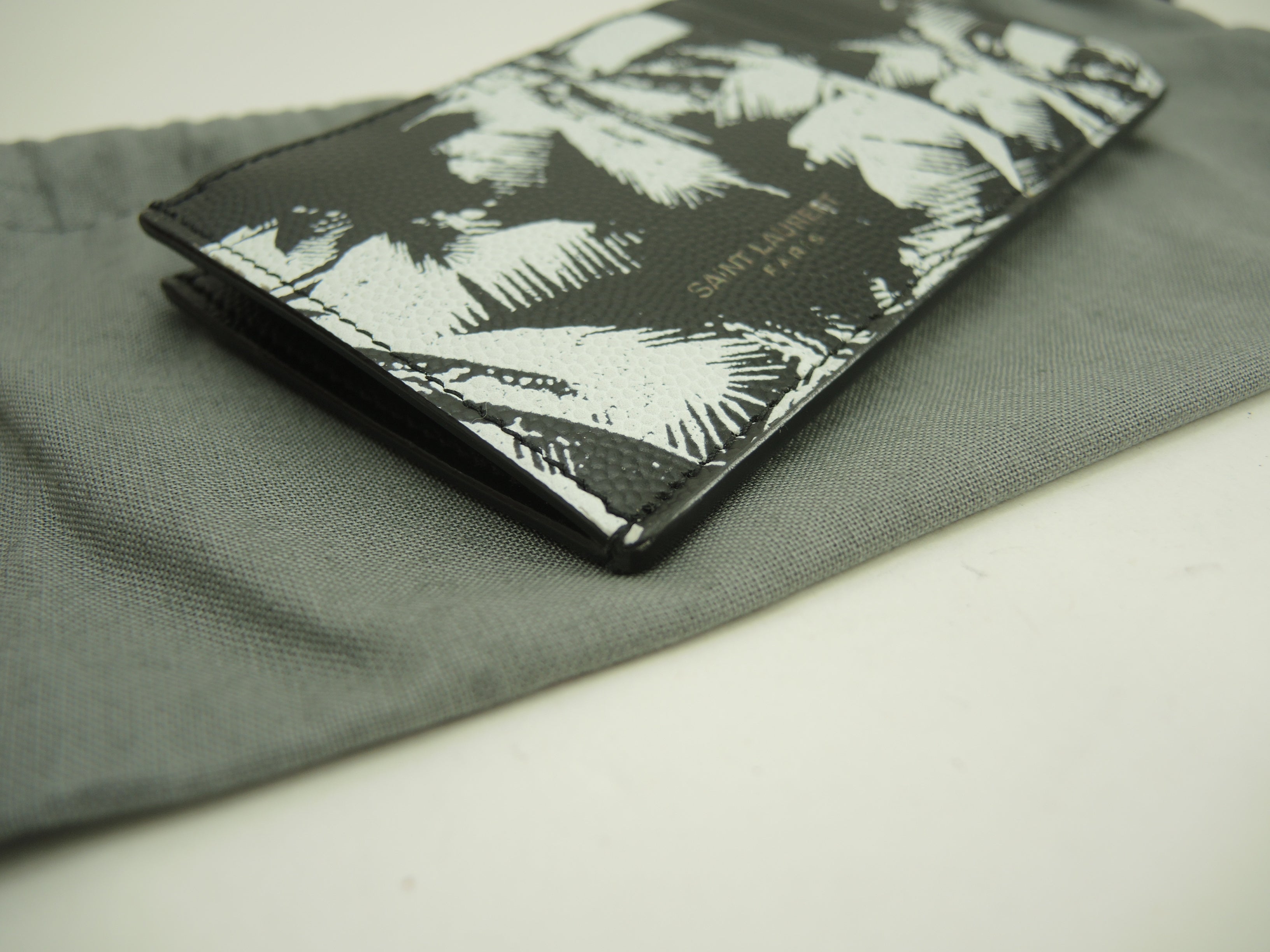 サンローランパリ Portamonete con scomparti per carte pelle bianco e nero in ottime condizioni@IEN609362-1119