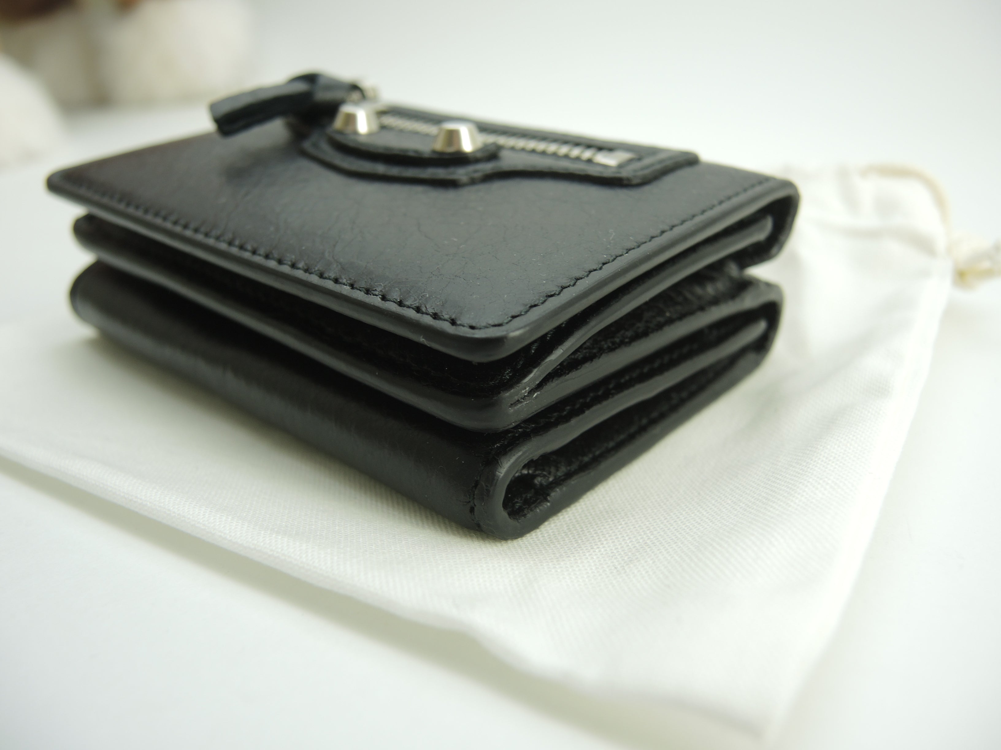 Balenciaga Mini Portafoglio Classico in Pelle Nera, Compatto, Nuovo di zecca @ 1