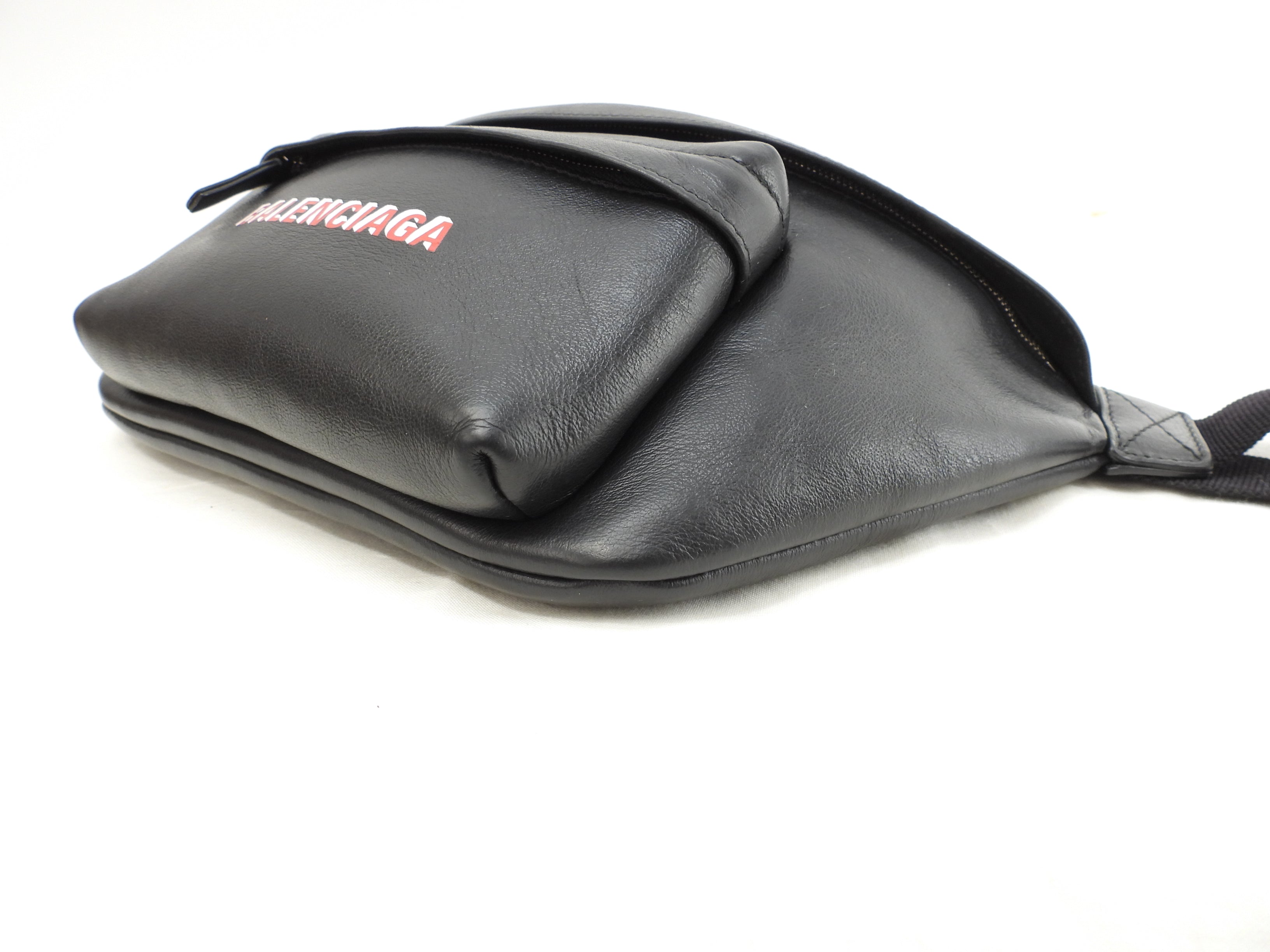 Balenciaga Marsupio Everyday in pelle nero-rosso, ottime condizioni @ 28