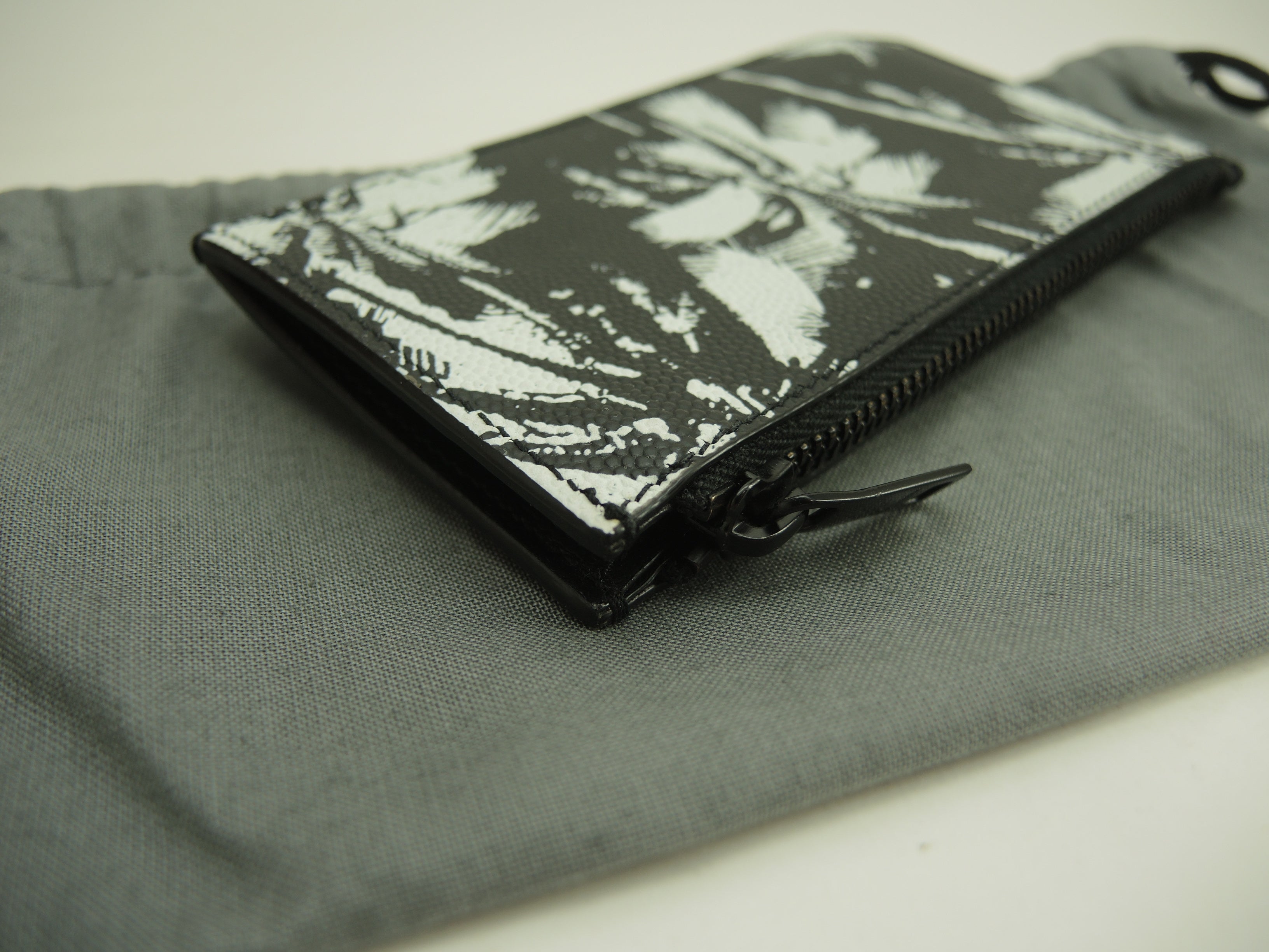 サンローランパリ Portamonete con scomparti per carte pelle bianco e nero in ottime condizioni@IEN609362-1119
