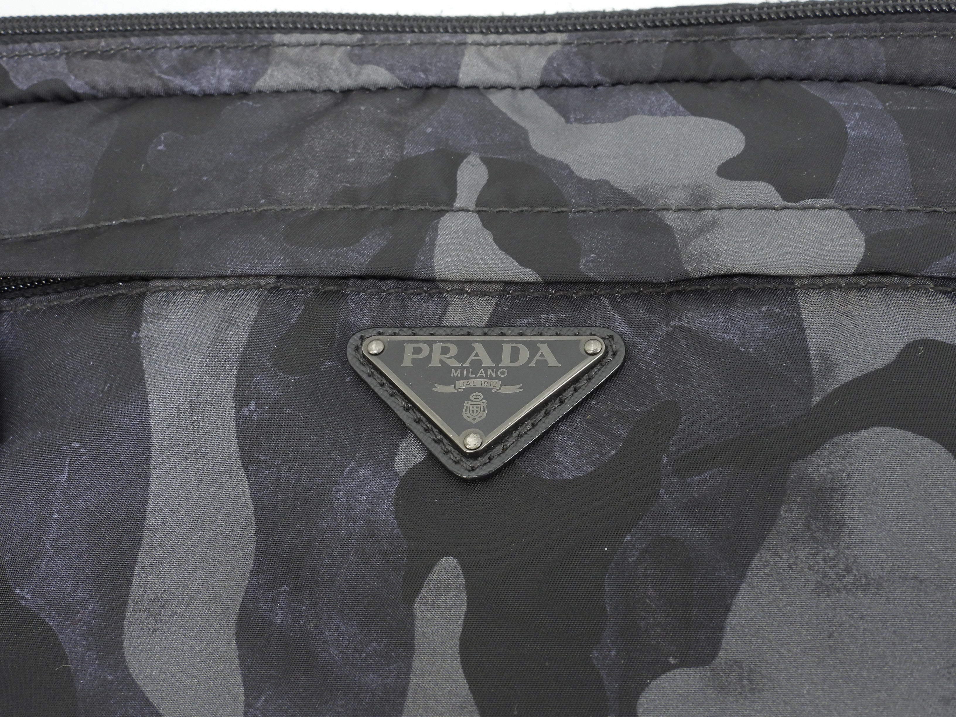 Prada Borsa a tracolla mimetica Tessuto nero/grigio/blu navy Borsa a tracolla/marsupio in condizioni eccellenti @58/C164