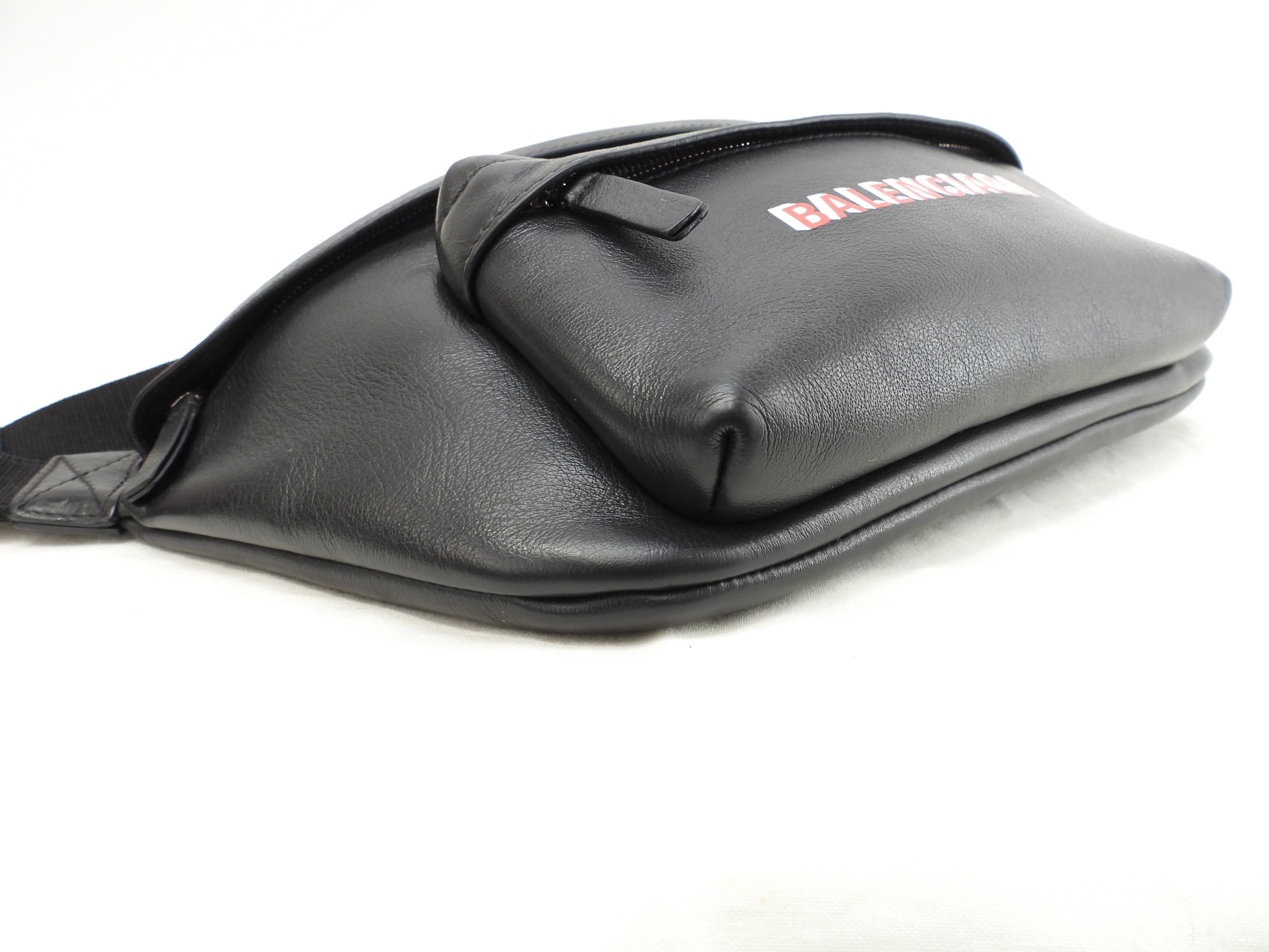 Balenciaga Marsupio Everyday in pelle nero-rosso, ottime condizioni @ 28