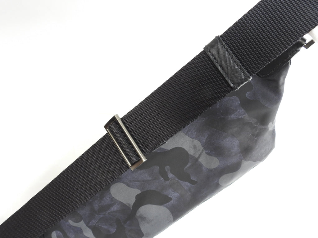 Prada Borsa a tracolla mimetica Tessuto nero/grigio/blu navy Borsa a tracolla/marsupio in condizioni eccellenti @58/C164