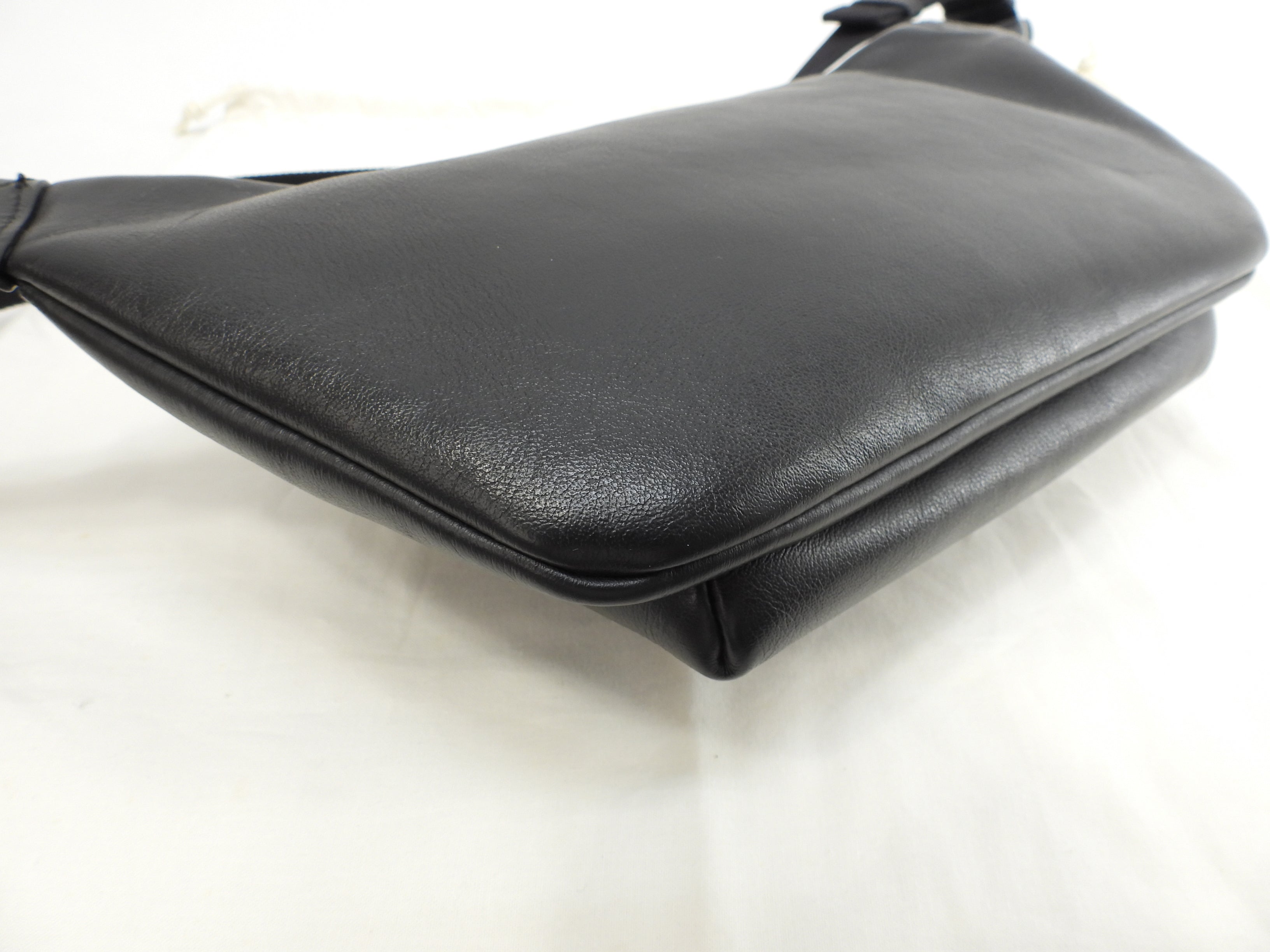 Balenciaga Marsupio Everyday in pelle nero-rosso, ottime condizioni @ 28