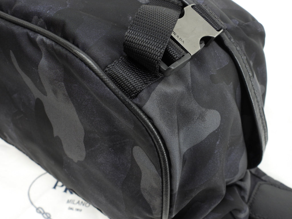 Prada Borsa a tracolla mimetica Tessuto nero/grigio/blu navy Borsa a tracolla/marsupio in condizioni eccellenti @58/C164