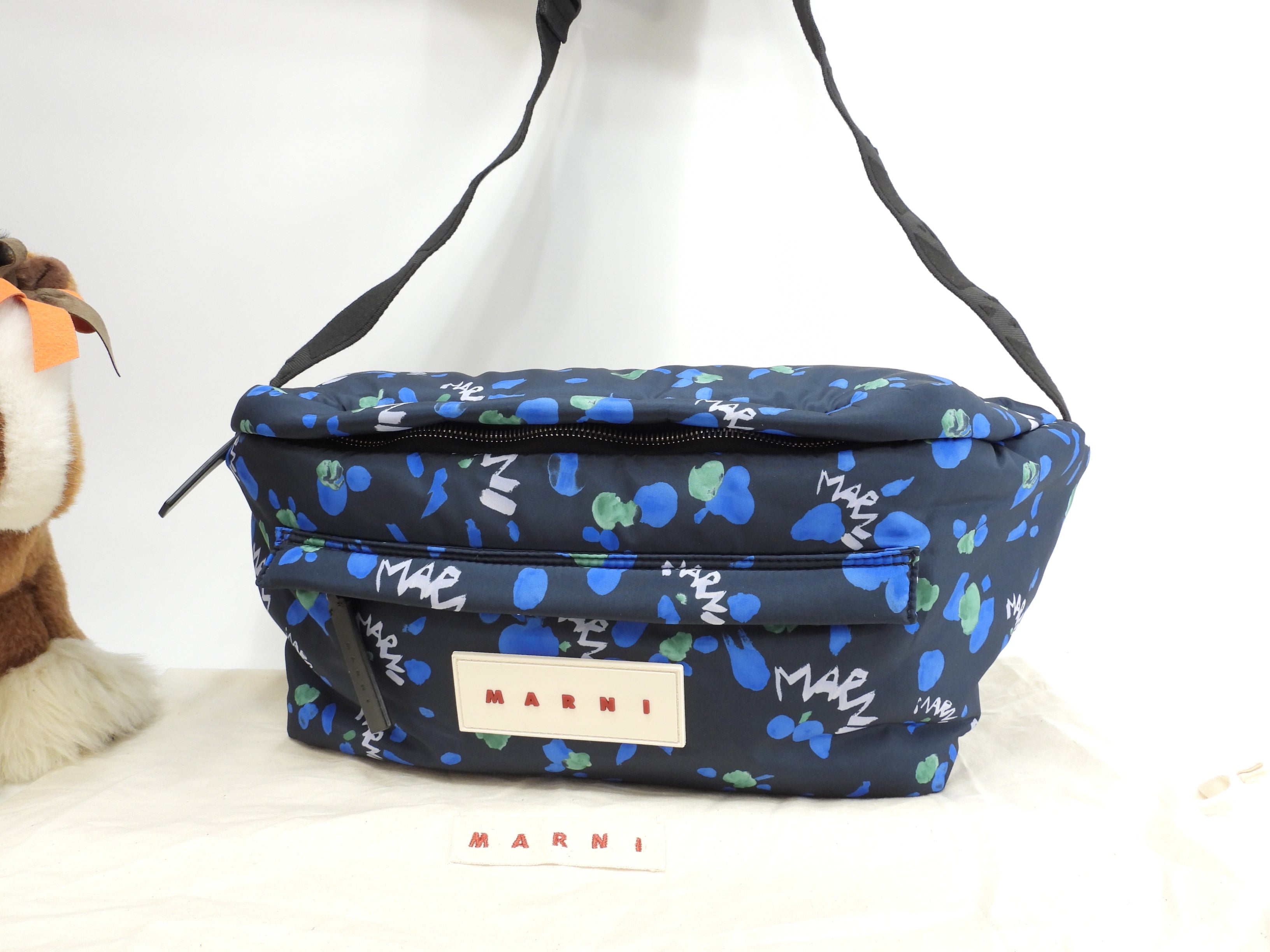 マルニ クロスボディバッグ Puff ナイロン紺 バムバッグ 斜め掛けショルダーバッグ 極美品@ 1