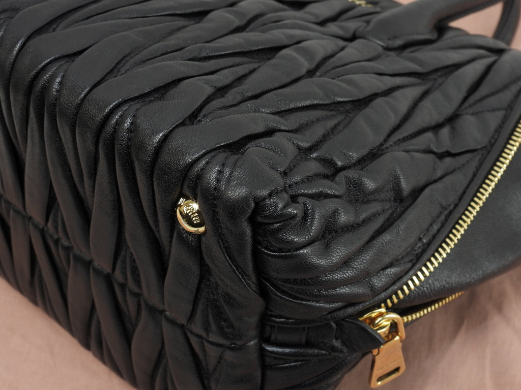 Borsa a mano Miu Miu mini con tracolla, pelle nera Matelassé, tote, pochette, condizioni eccellenti @198/B