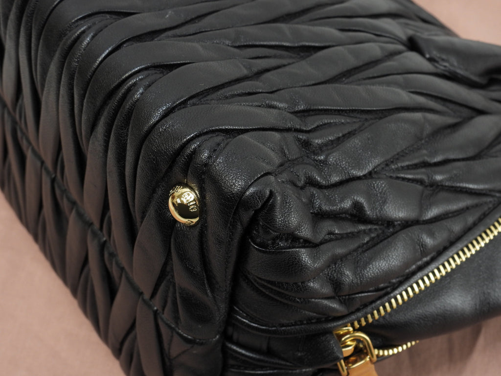 Borsa a mano Miu Miu mini con tracolla, pelle nera Matelassé, tote, pochette, condizioni eccellenti @198/B