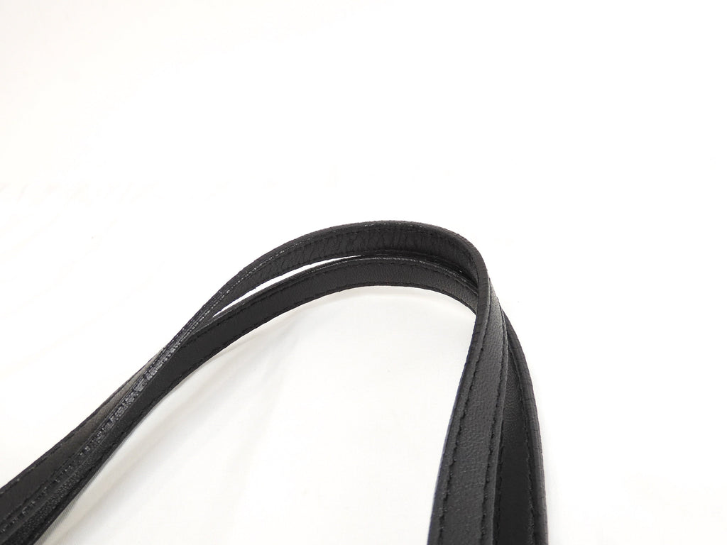 Jimmy Choo Sasha S borsa tote in pelle nera con borchie a stelle, finiture color argento @ 1