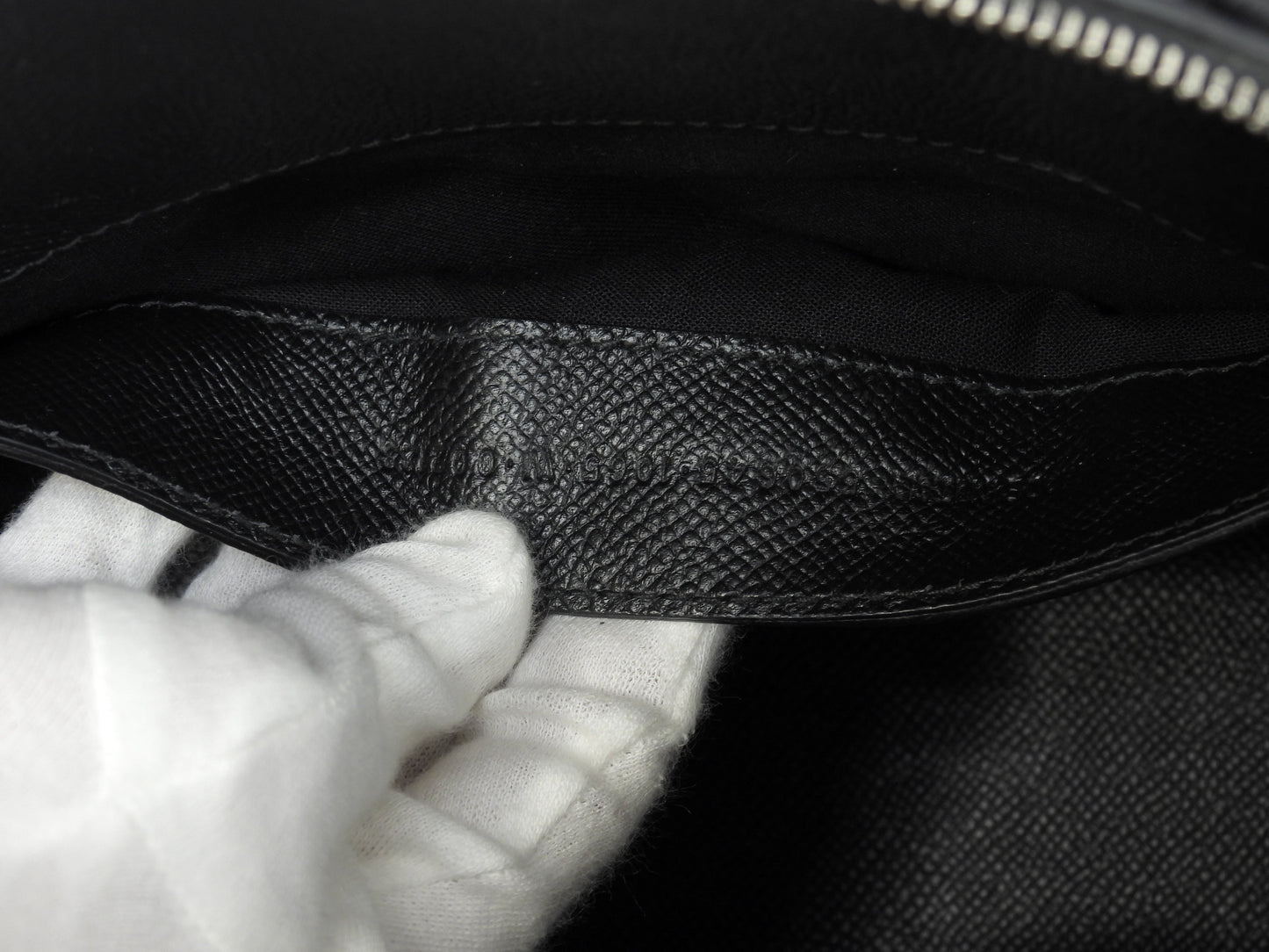 Balenciaga Borsa a mano S in pelle nera con logo grigio e tracolla staccabile, pochette, ottime condizioni @ 49