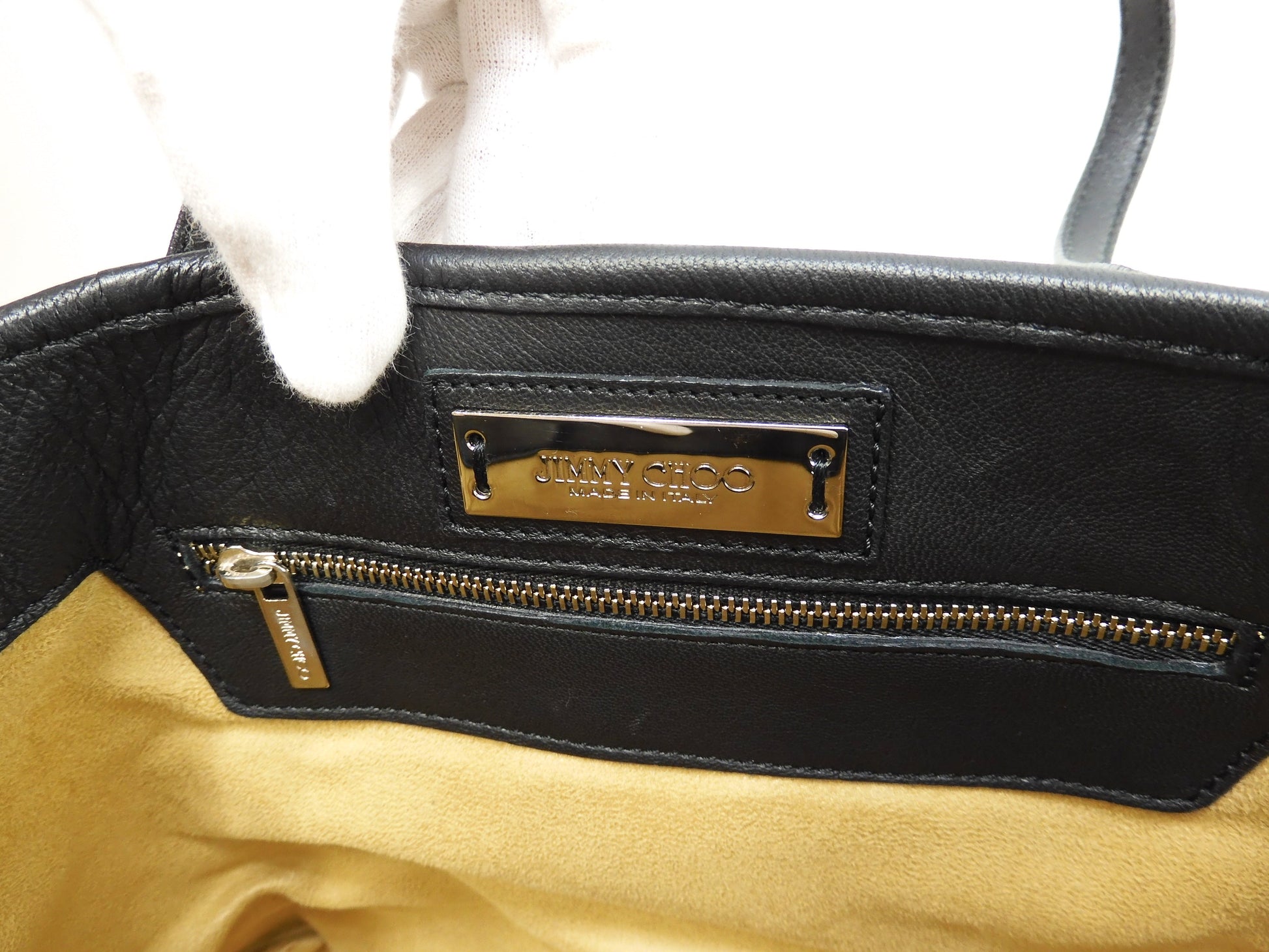 Jimmy Choo Sasha S borsa tote in pelle nera con borchie a stelle, finiture color argento @ 1